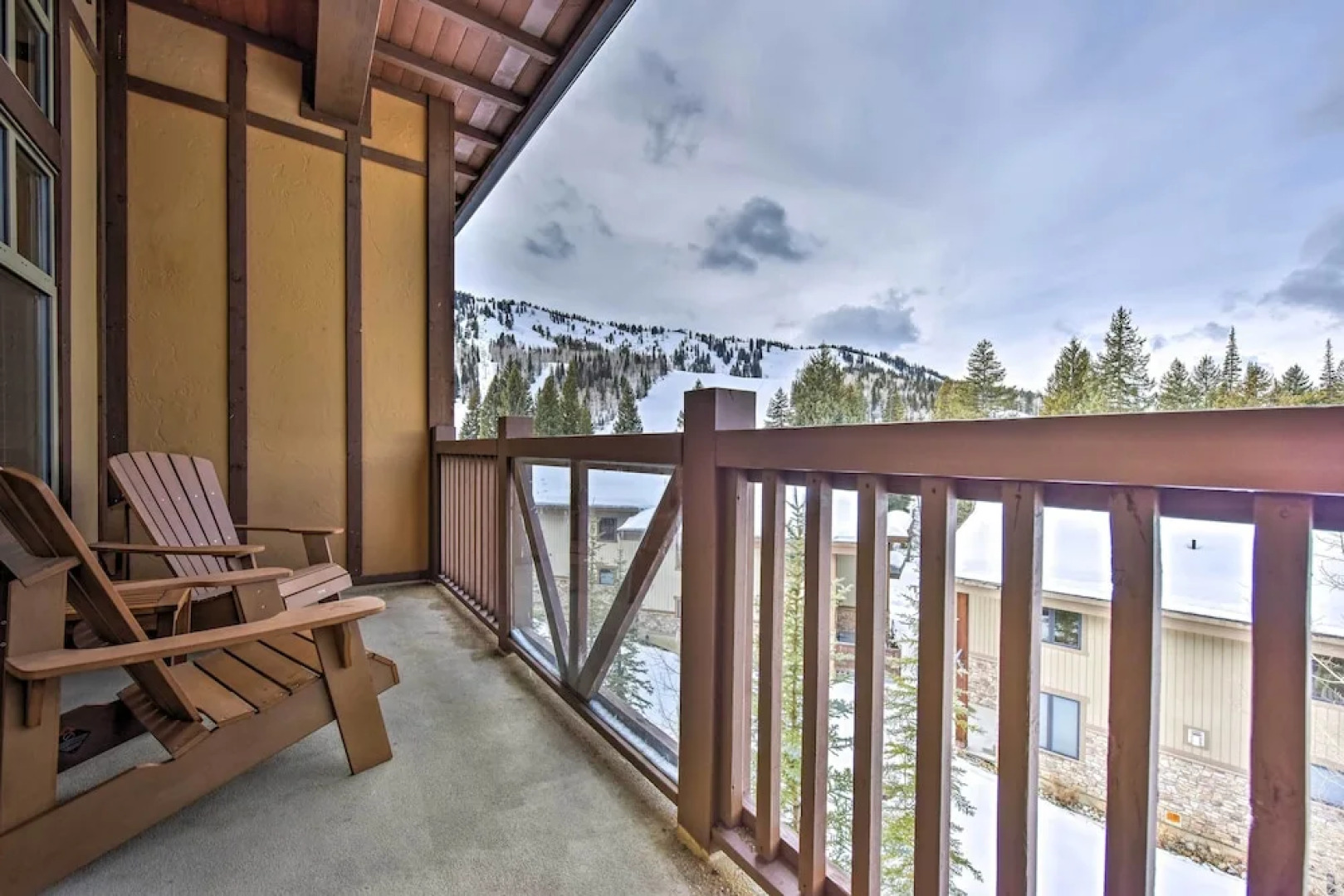 Ski-in/ski-out Solitude Resort Condo w/ Mtn Views!