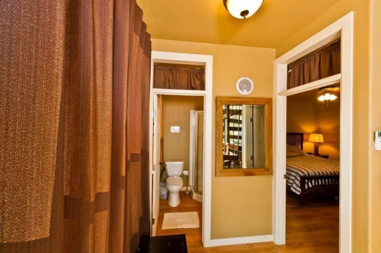 River Rd. Treehouses- Mockingbird Lodge