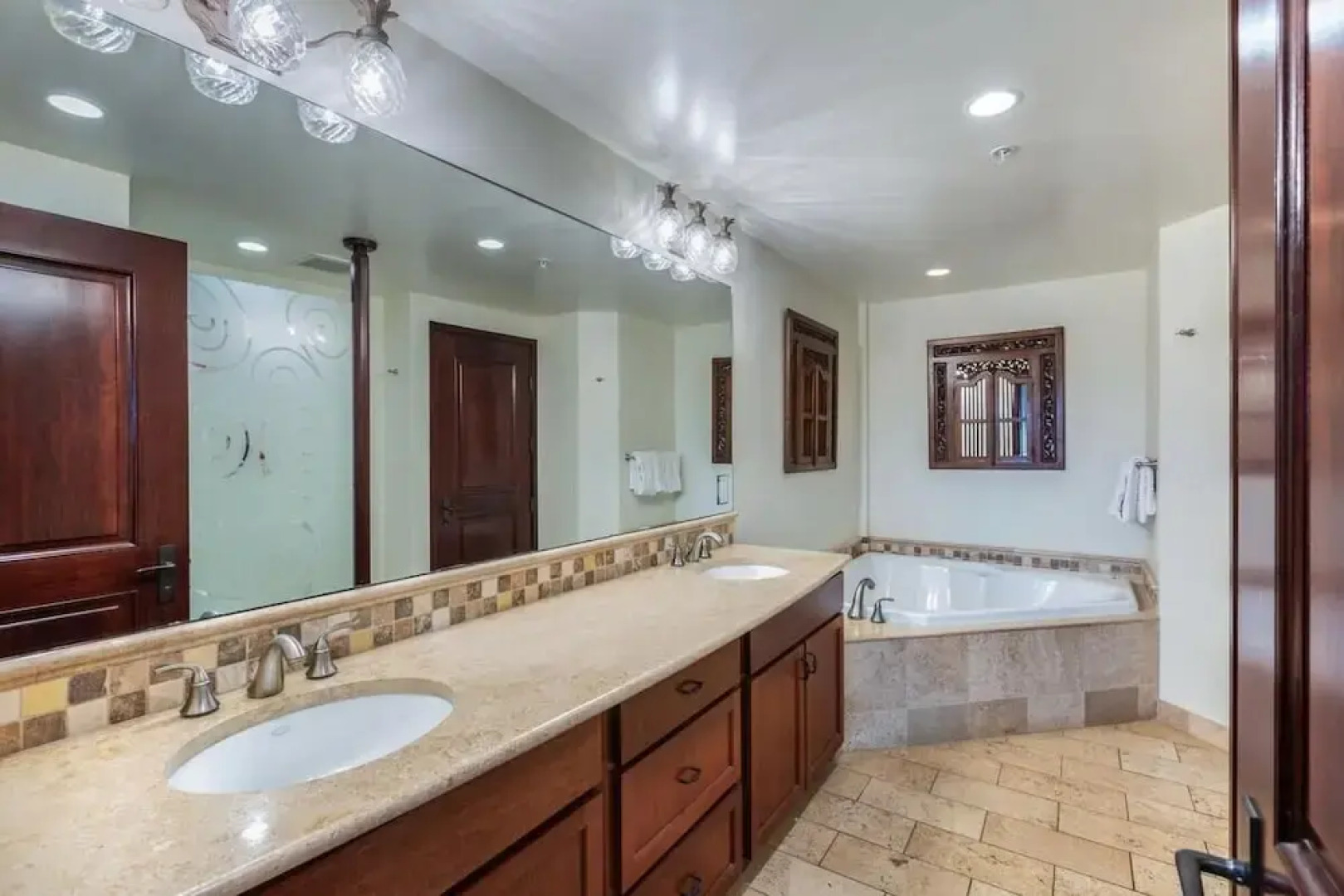 Waipouli B401 2 Bedroom Condo by RedAwning