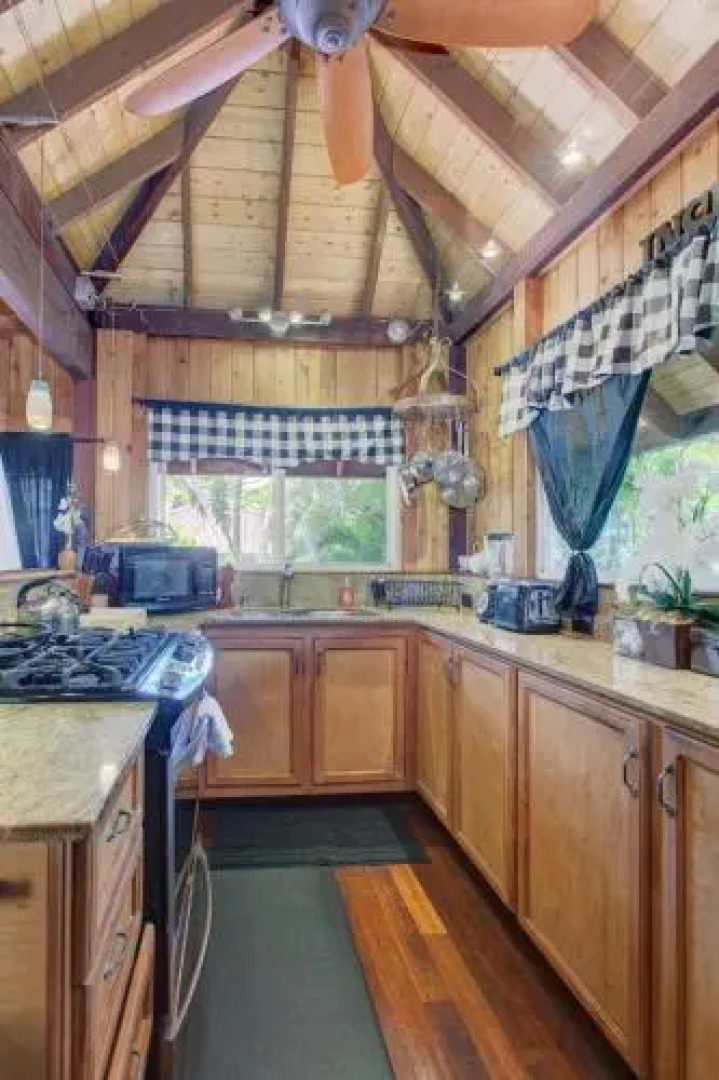 The Bali House & Bali Cottage at Kehena Beach