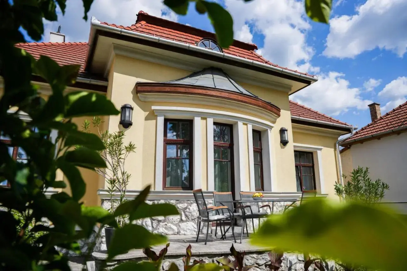 Varkert Deluxe Apartmanhaz