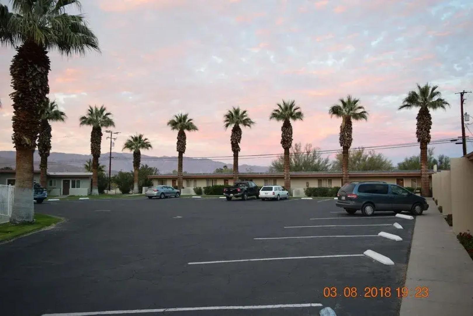 Stanlunds Inn And Suites