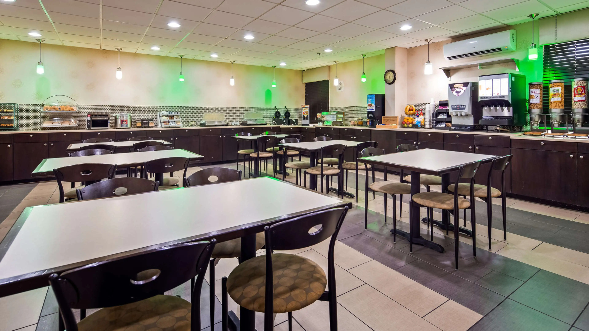 Best Western Plus Richmond Airport Hotel