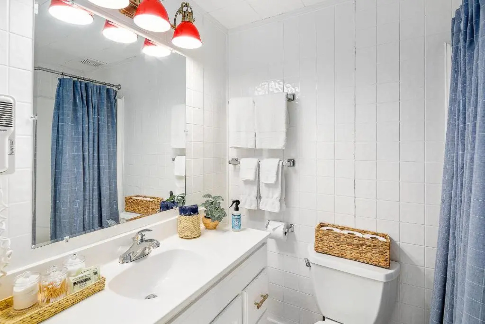 Seascape Motel & Cottages