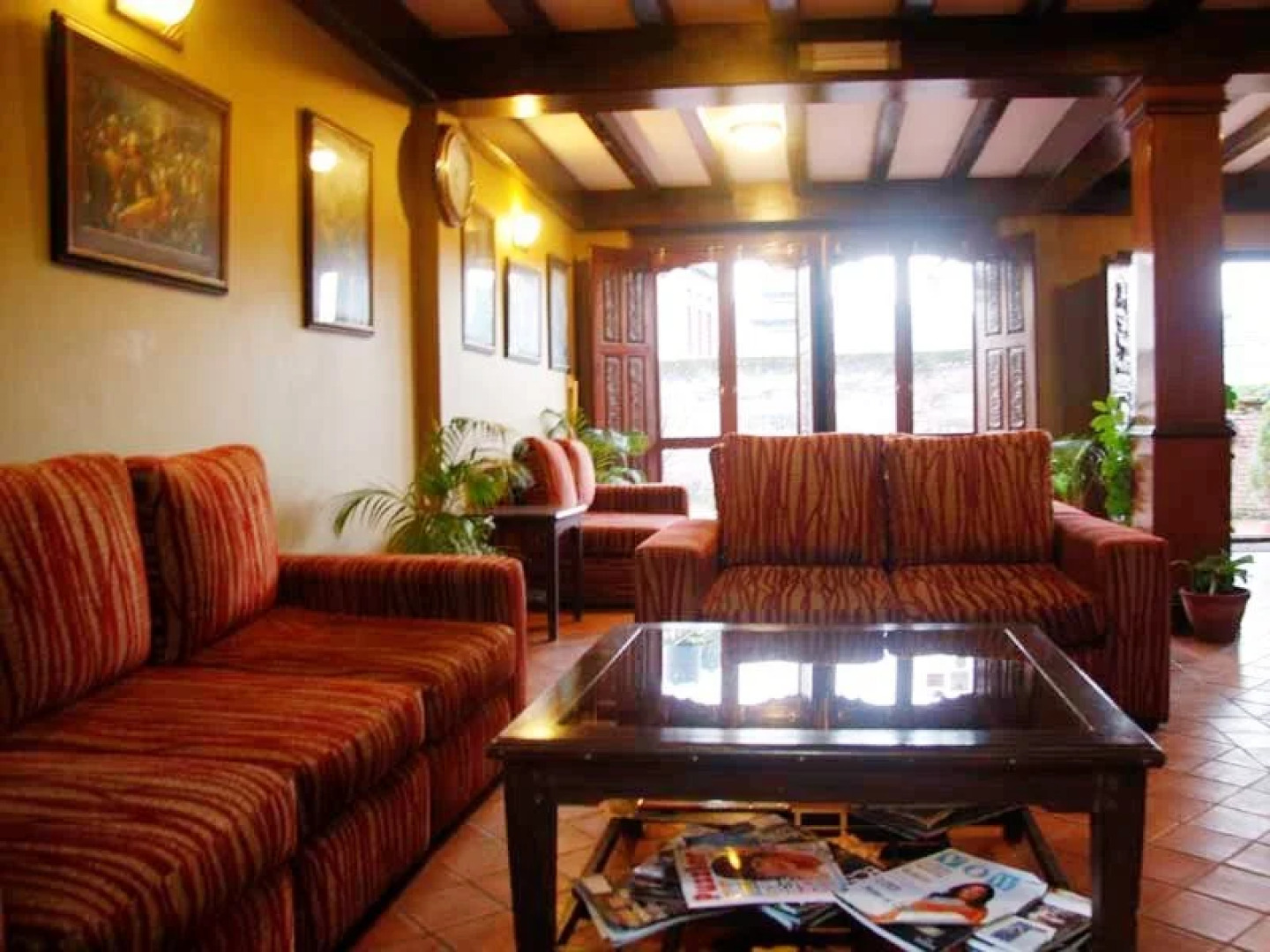 Vajra Guest House & Restaurant