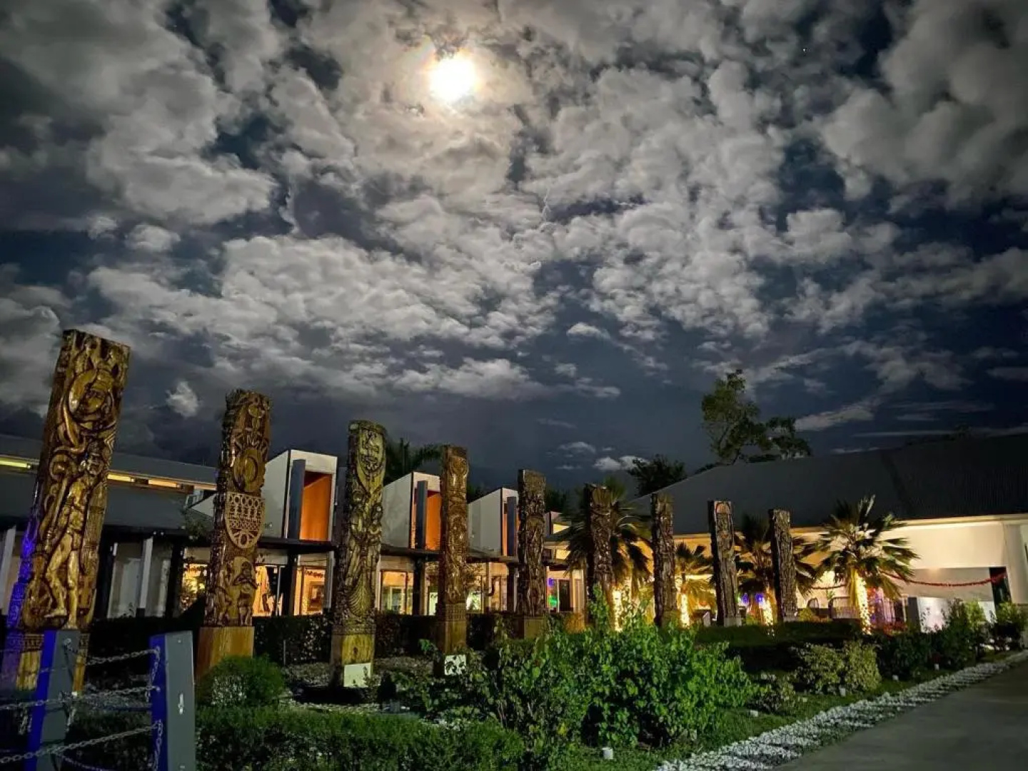 Heritage Park Hotel