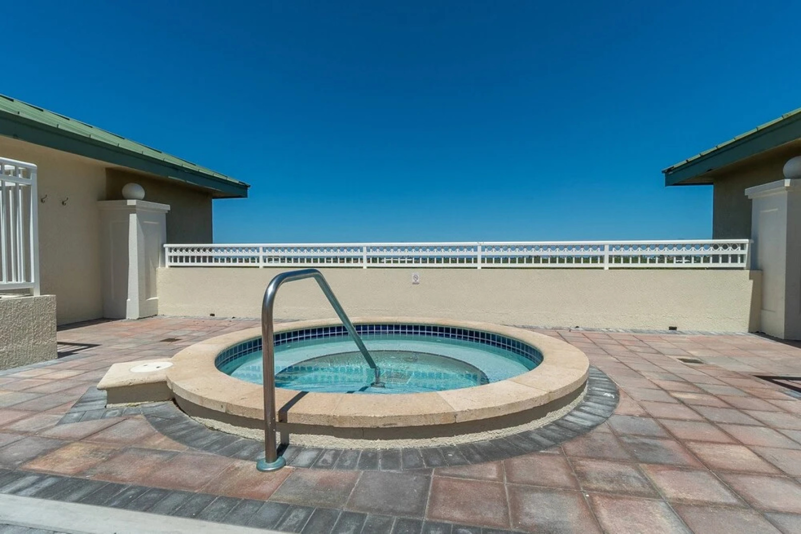 309n Sunrise Suite1 Bedroom, Pools, Jacuzzi, Beach, Shops & Dog Friendly
