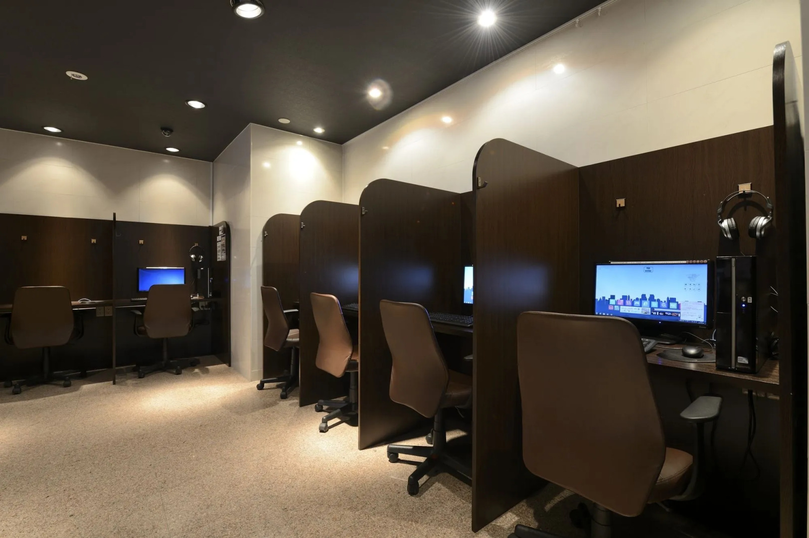 The Hours Shonan Hiratsuka