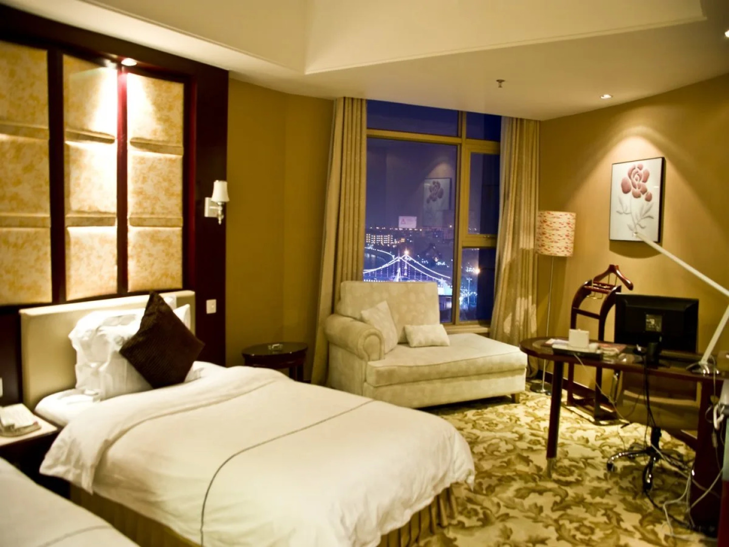 Korla Pear City Garden Hotel