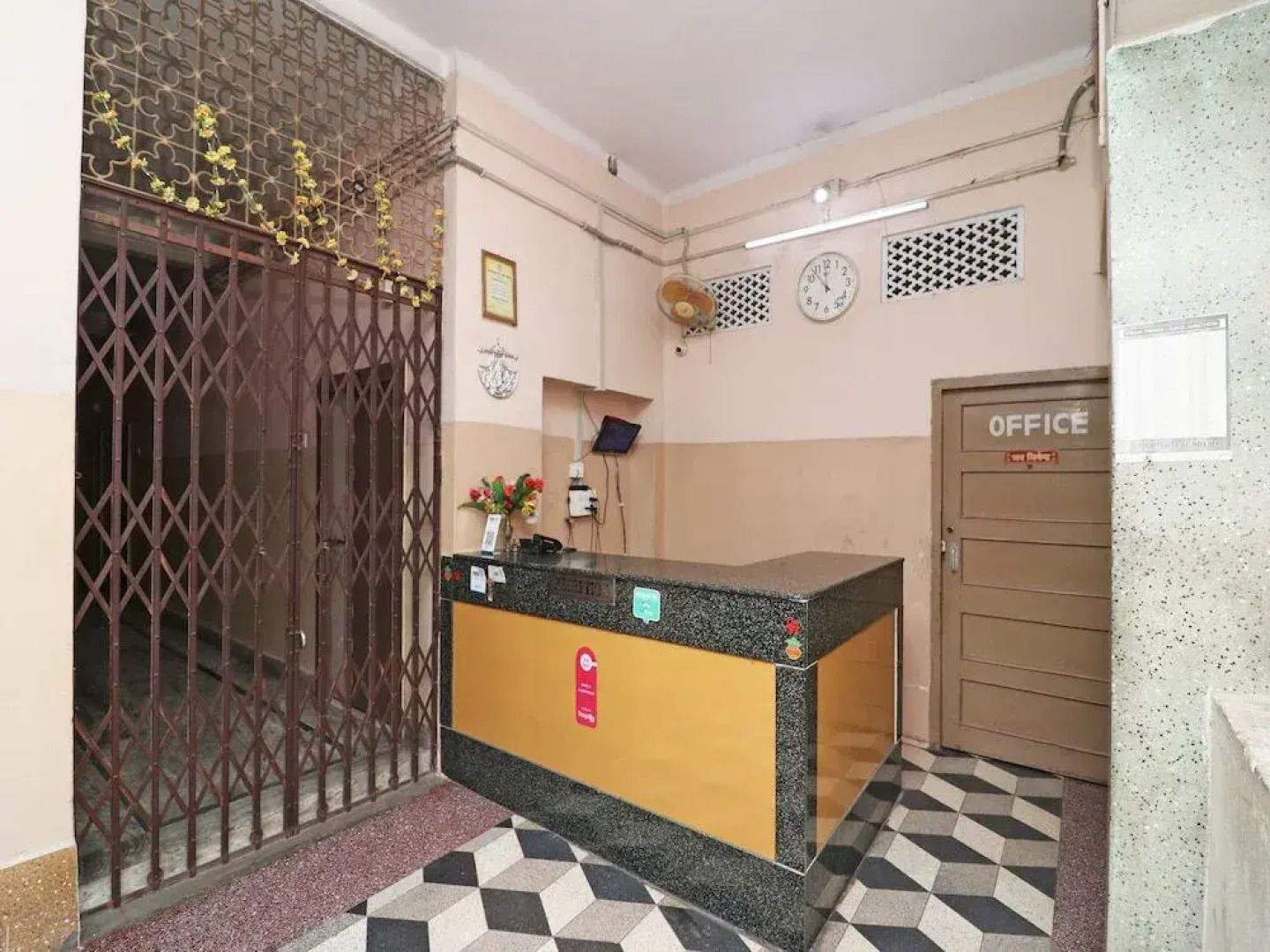 Hotel Saraogi Palace