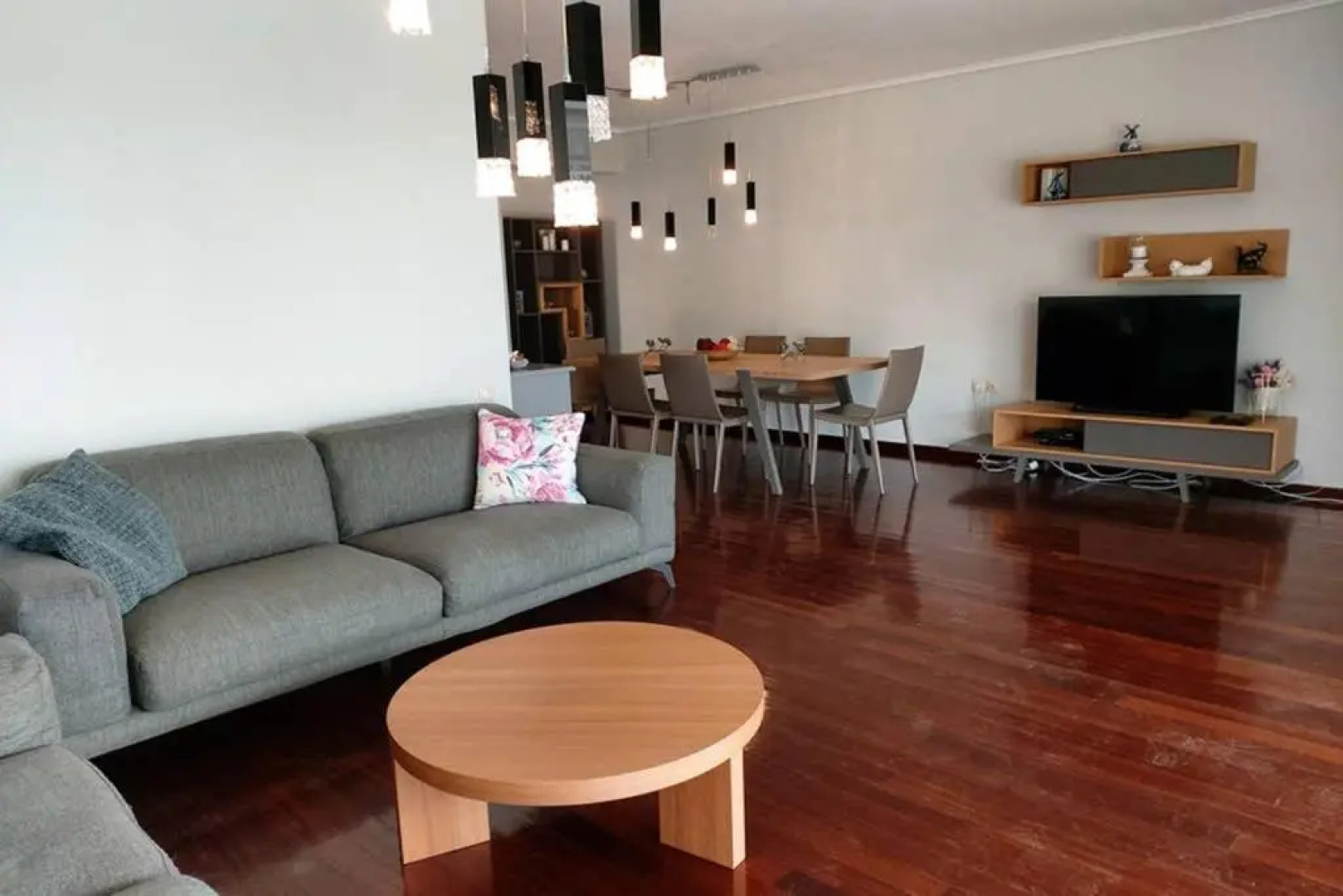 Luxury beachfront 3 bedroom apartment in Kavouri beach, Athens