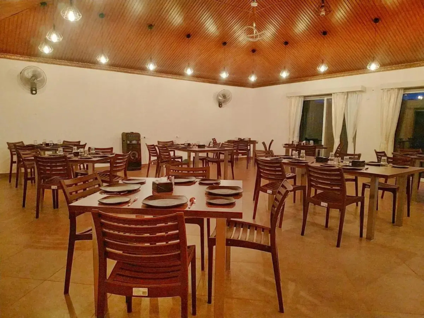 D Clouds Pure Veg, Gaganbawada