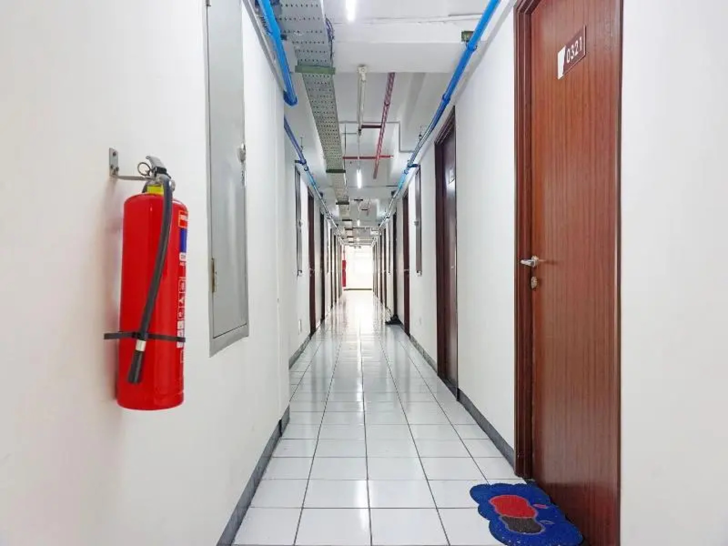 San San Rooms Gunung Putri Square
