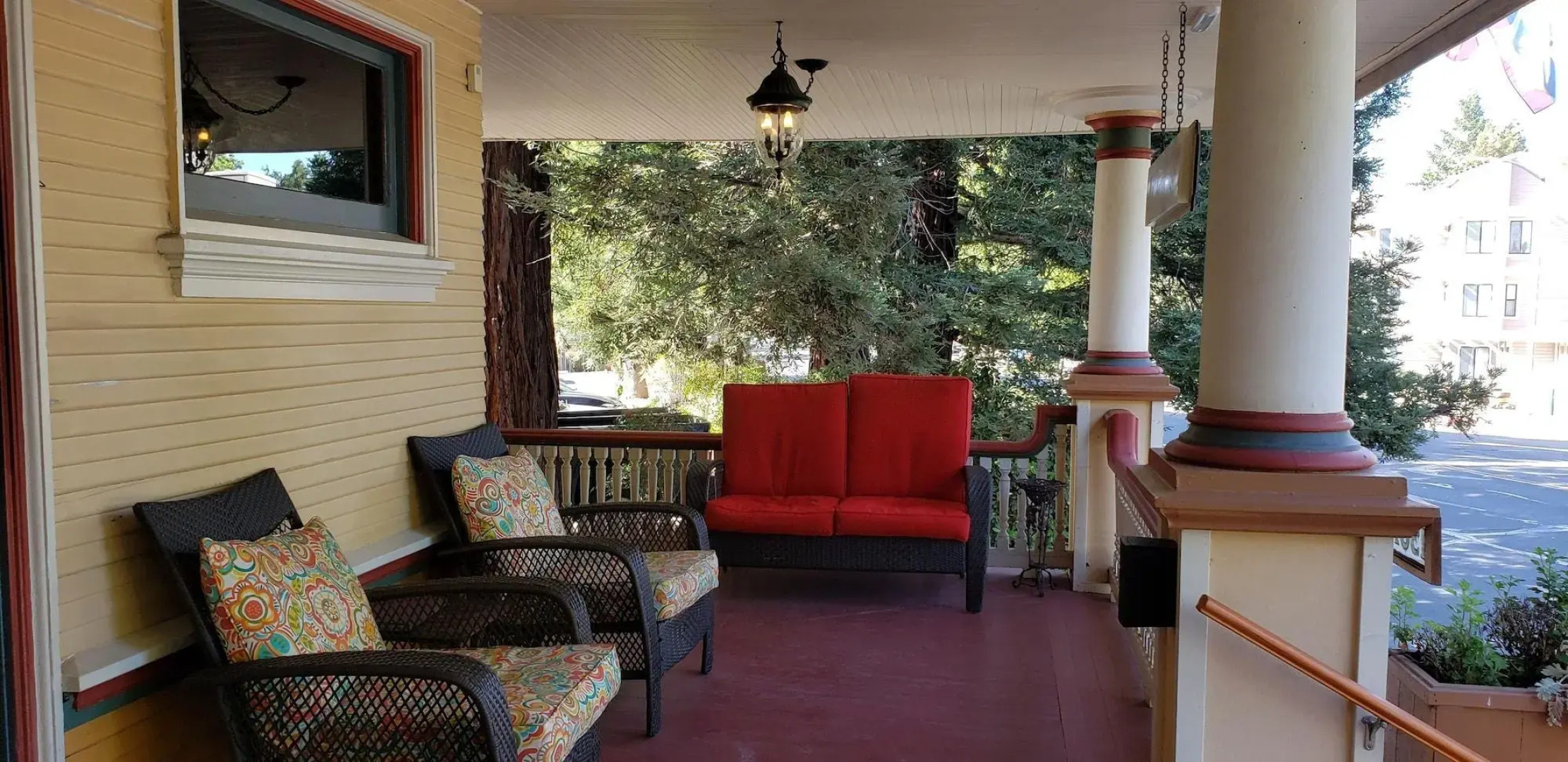 Cabernet House, An Old World Inn