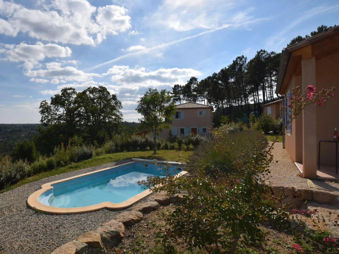 Beautifully located holiday villa with private swimming pool and lovely view!