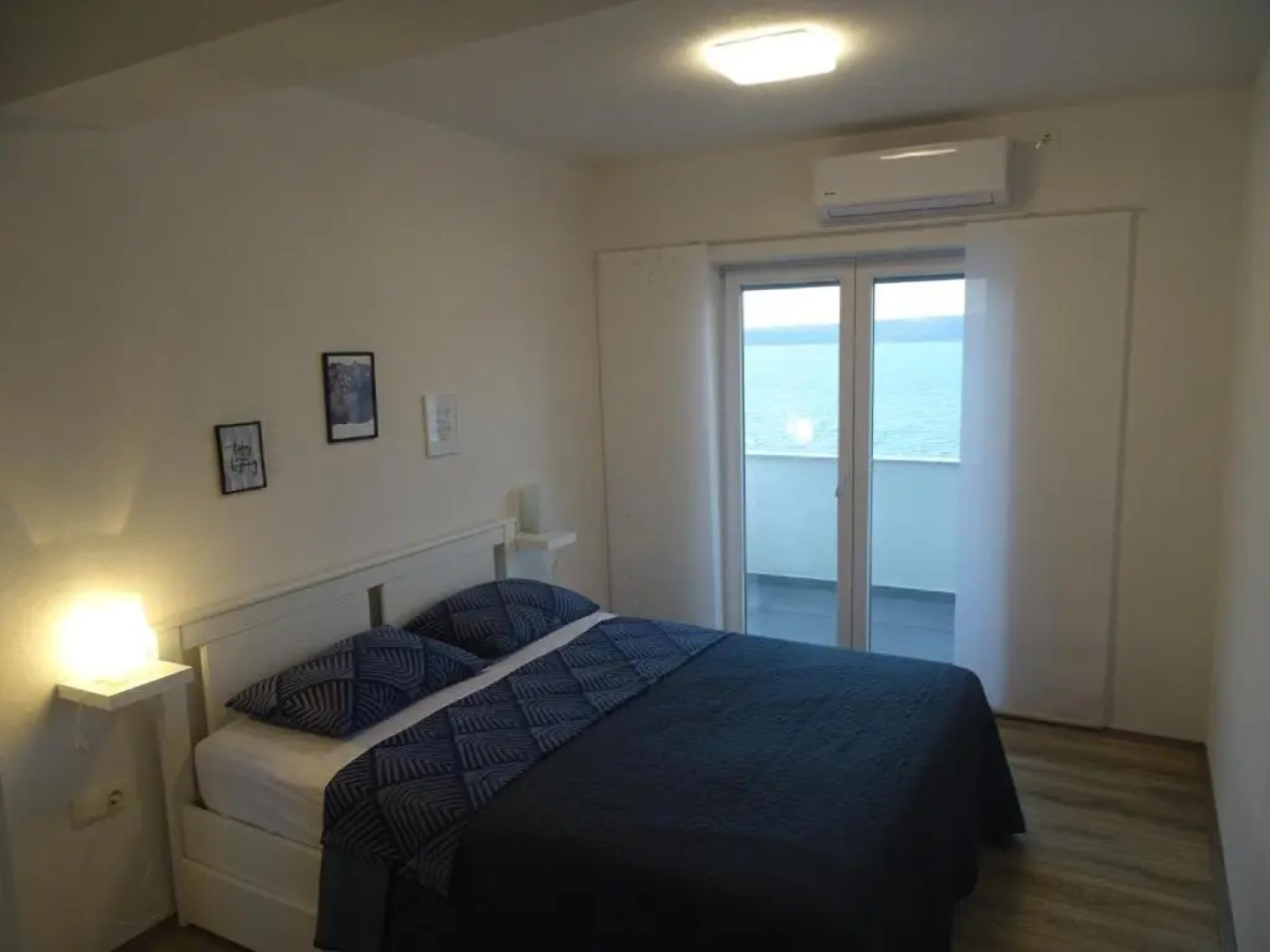 Seaside Villa mit Pool für 12 Personen