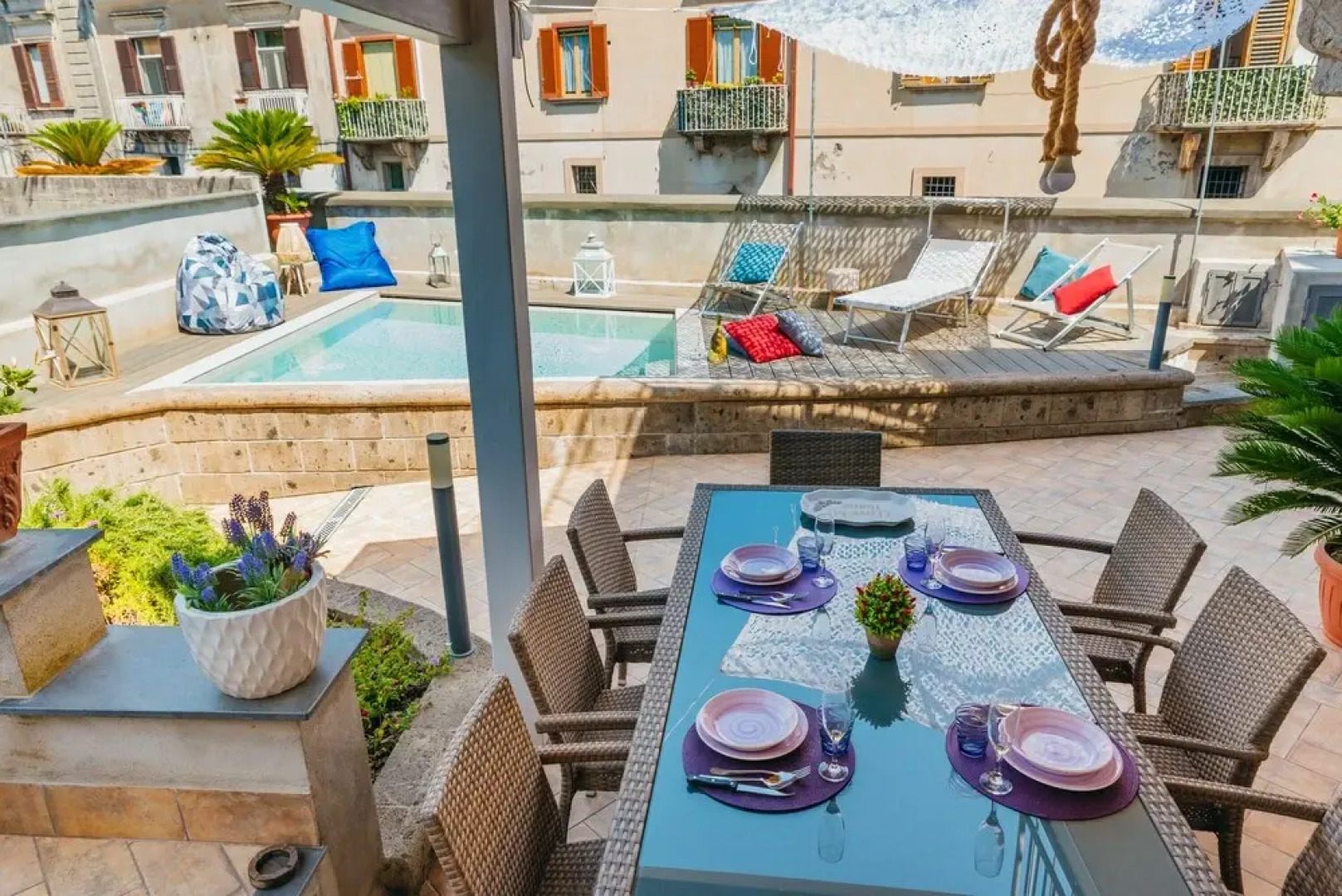 Spacious Villa with 4 rooms, pool, solarium & garden