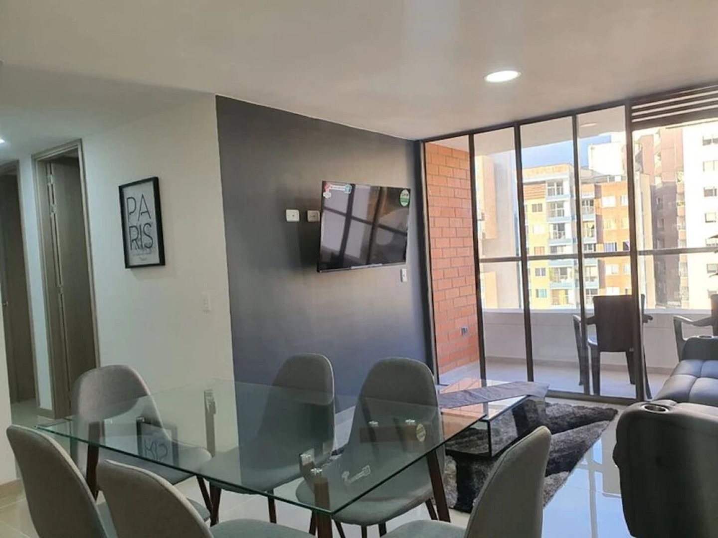 Apartment in Sabaneta With Views of the Eiffel Tower