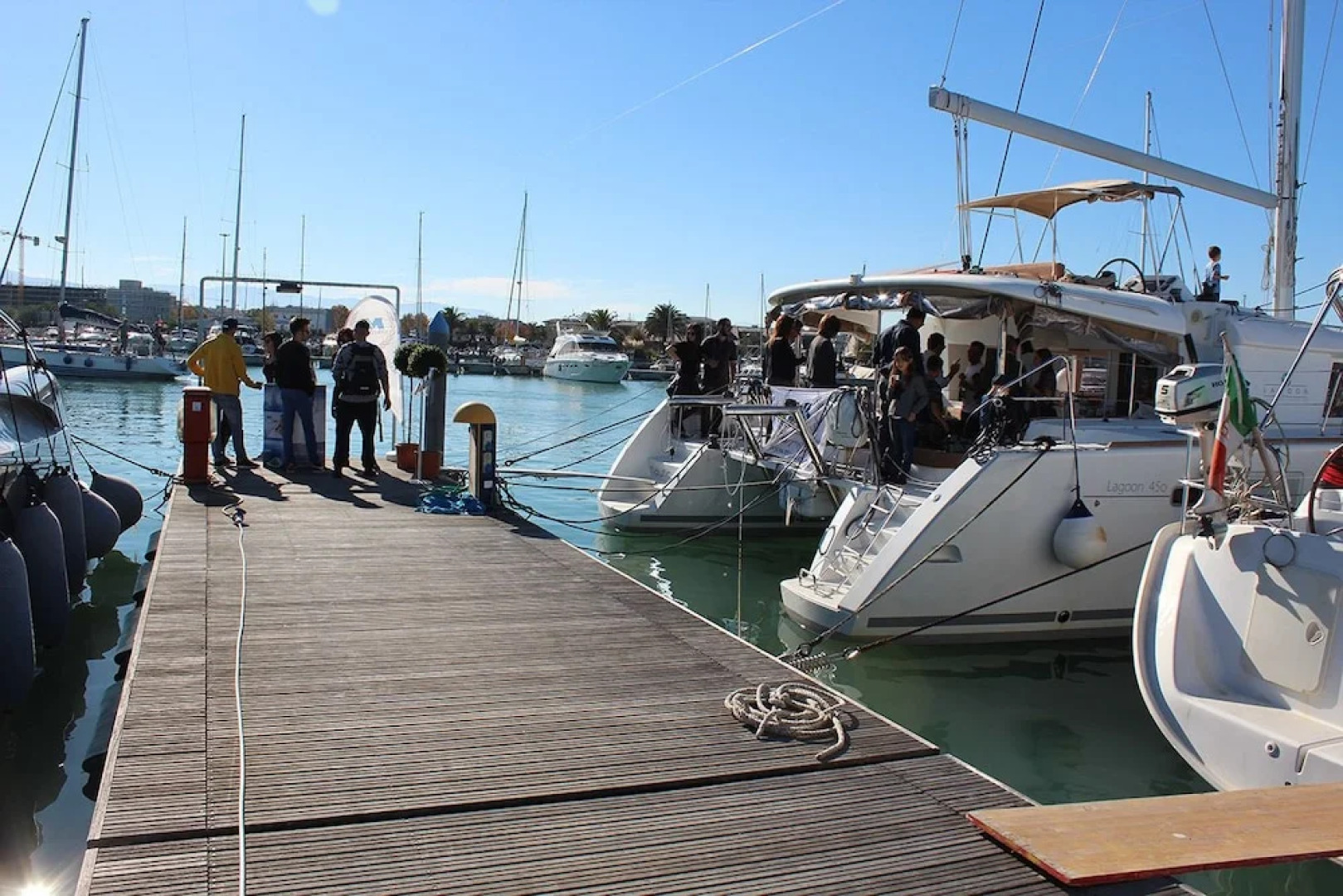 Catamarano Mauticat Boat & Breakfast