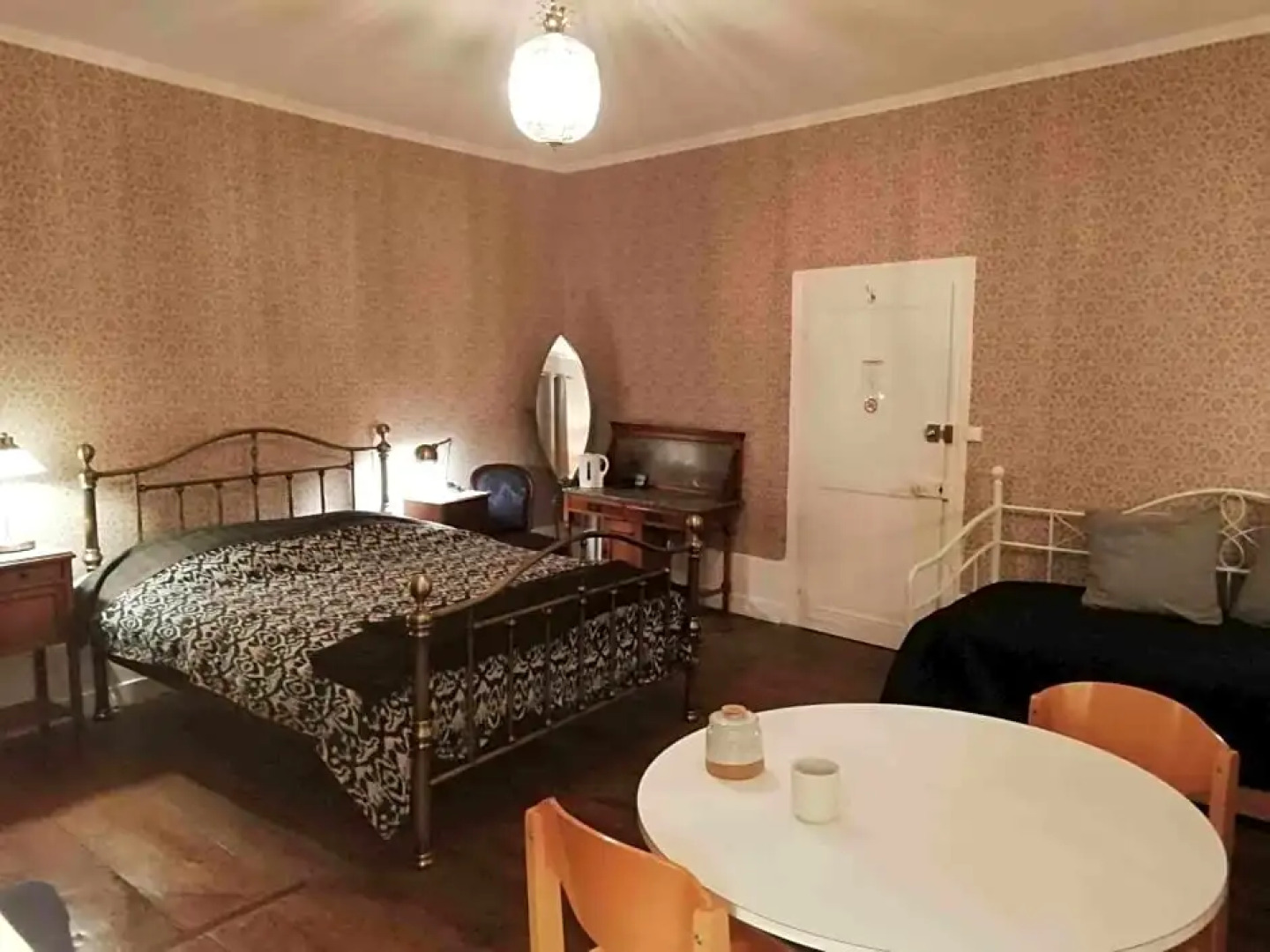 3 Place des Arbres Chambres D'Hotes