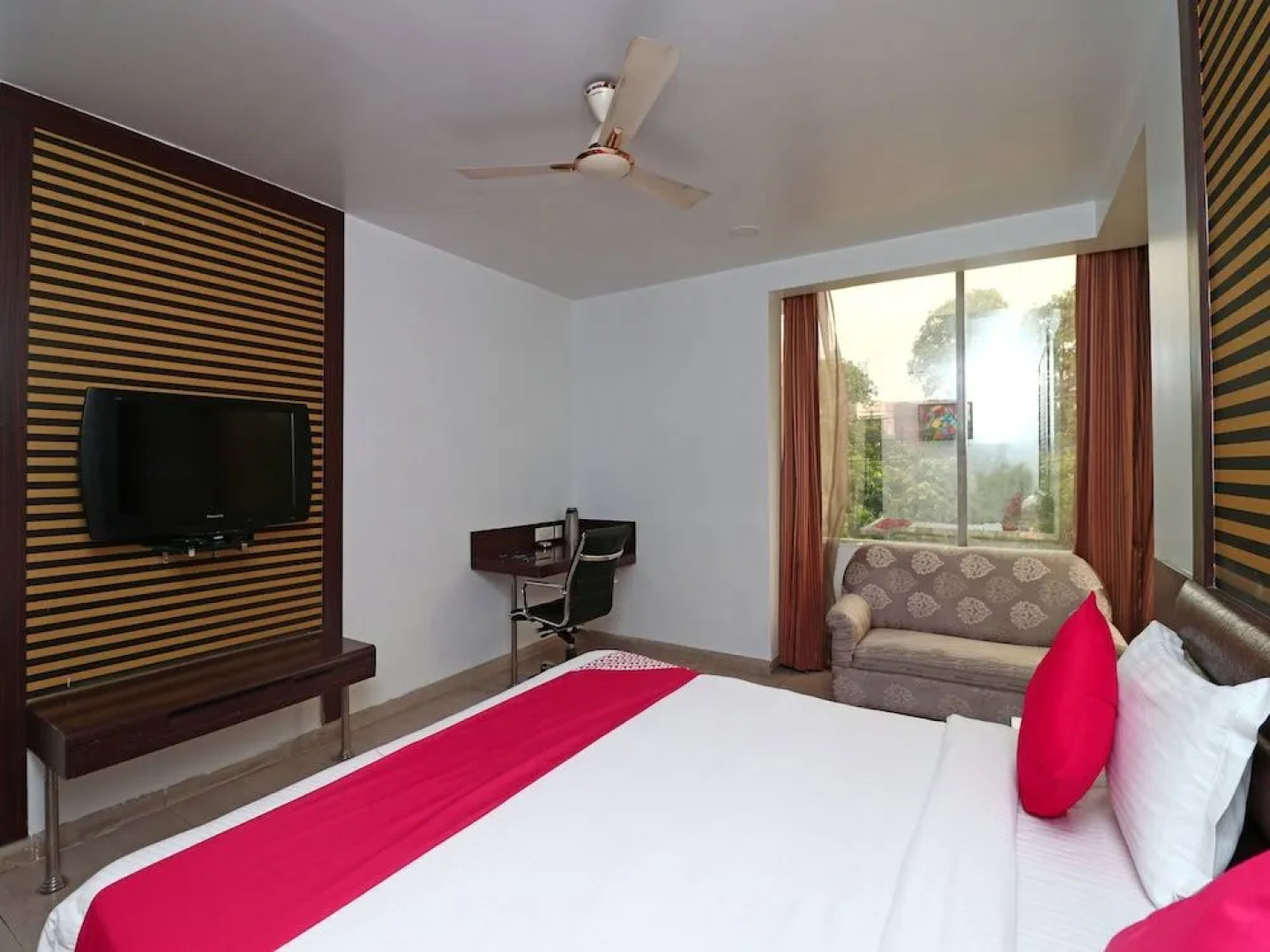 OYO 16893 Hotel Parth Paradise