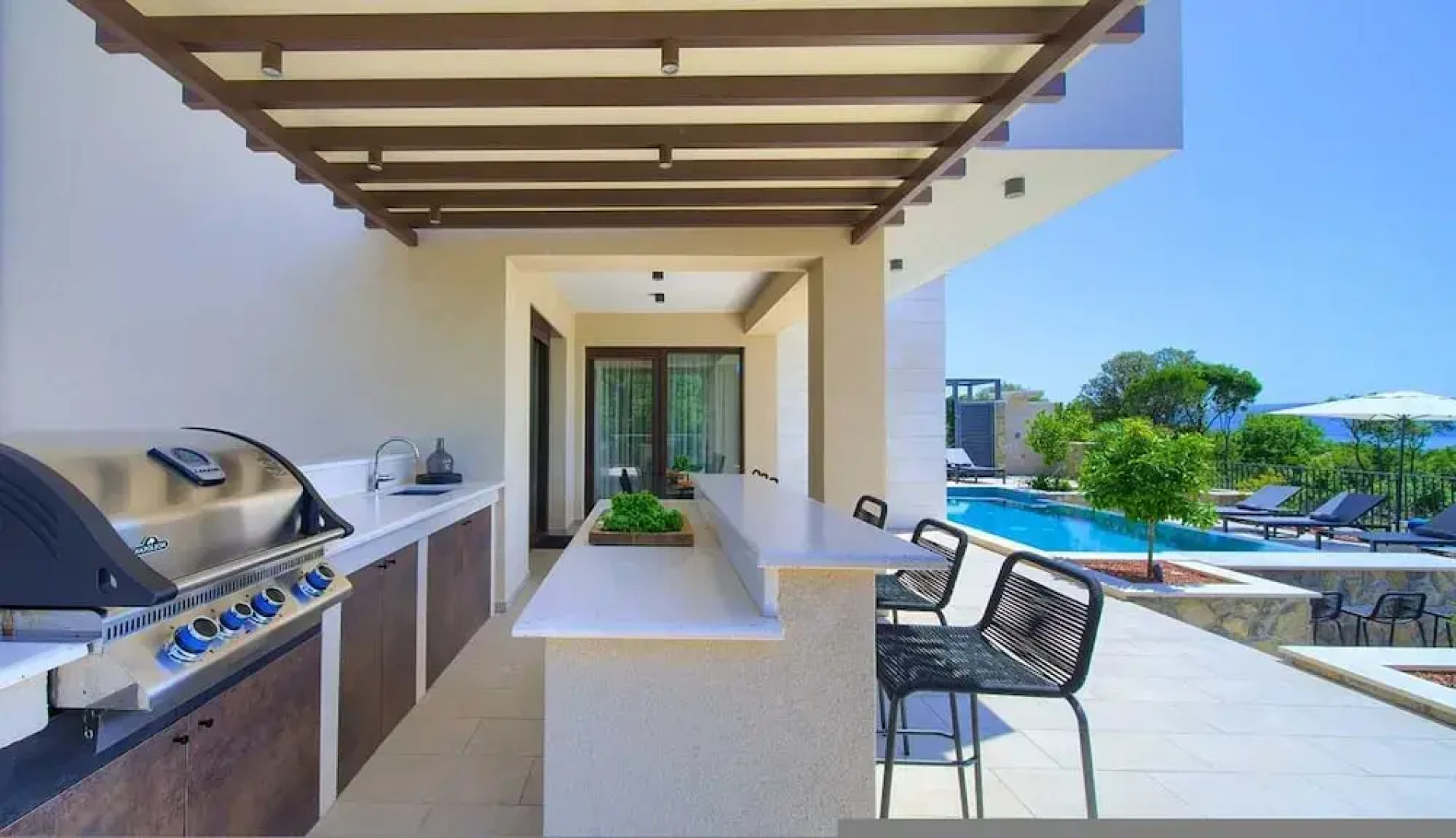 Villa Lady With Heated Pool Jacuzzi and Sauna