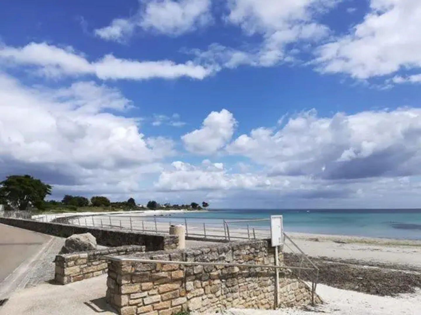 Maison tout confort au calme à 300m de la mer et du GR34 avec jardin