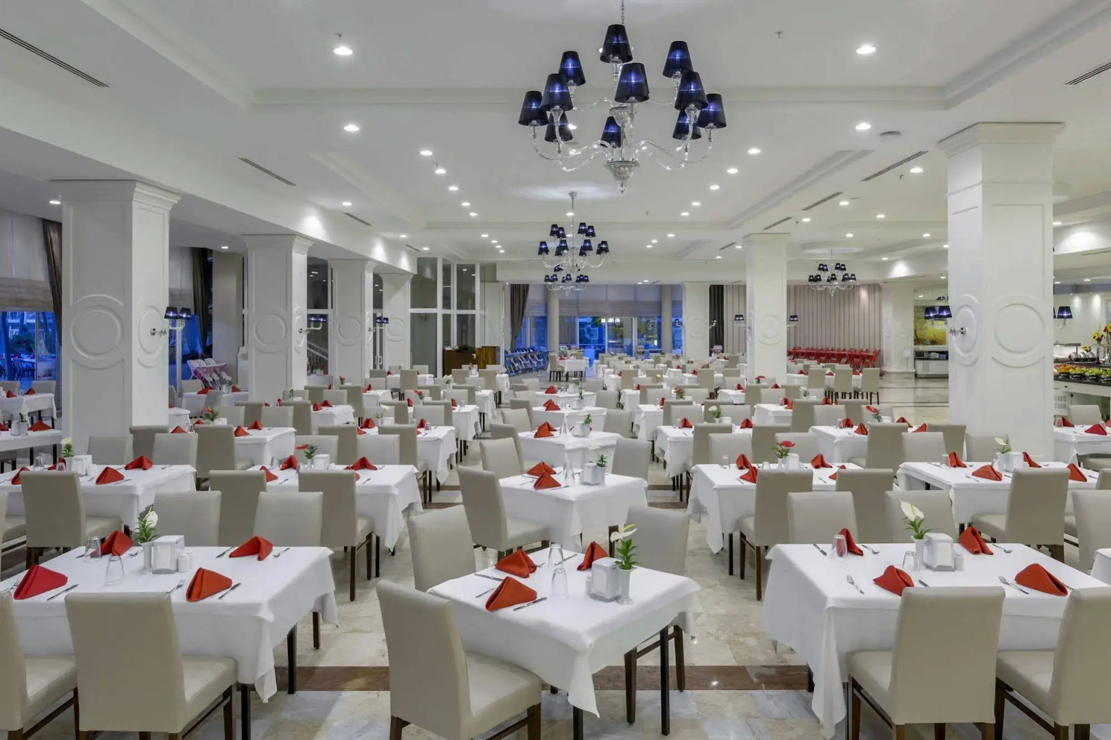 Dobedan World Palace