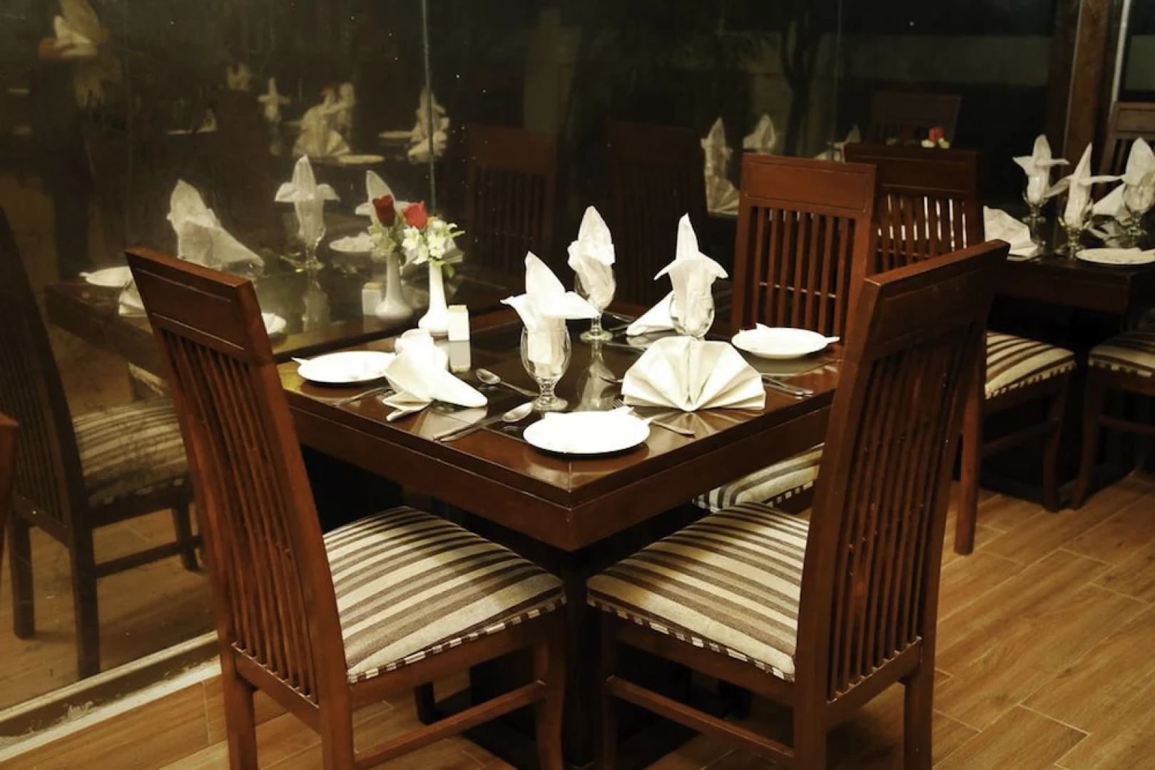 Royal Elegance Hotel
