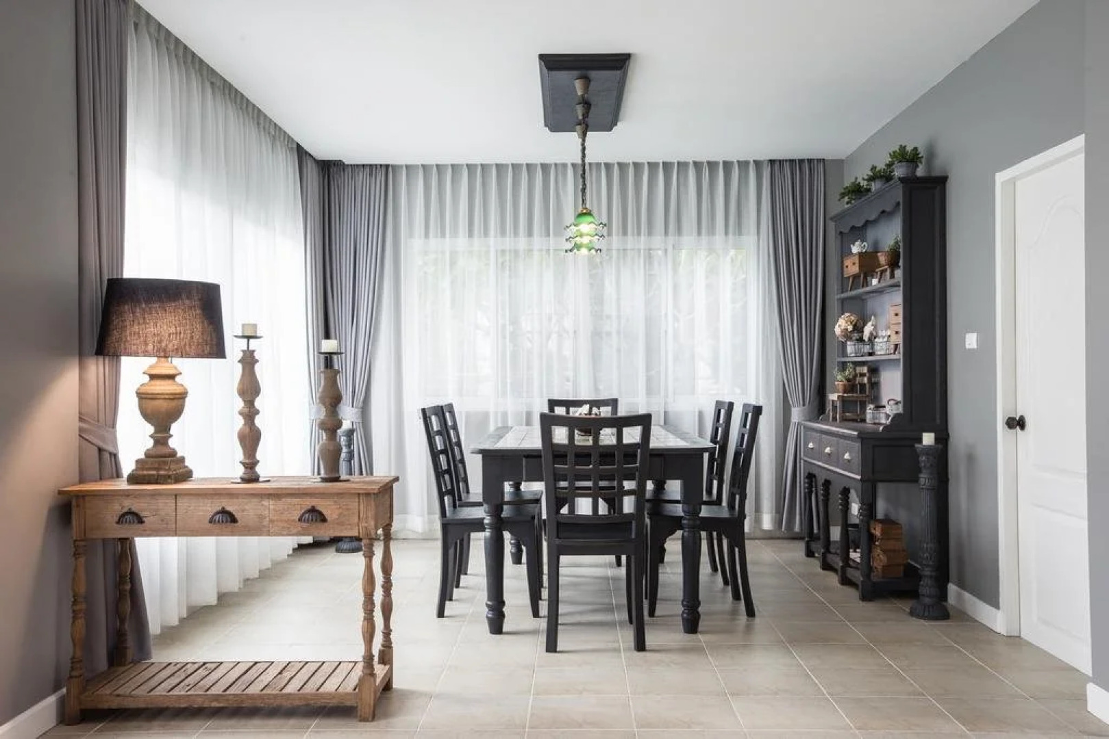 Moon 11 Boutique Home