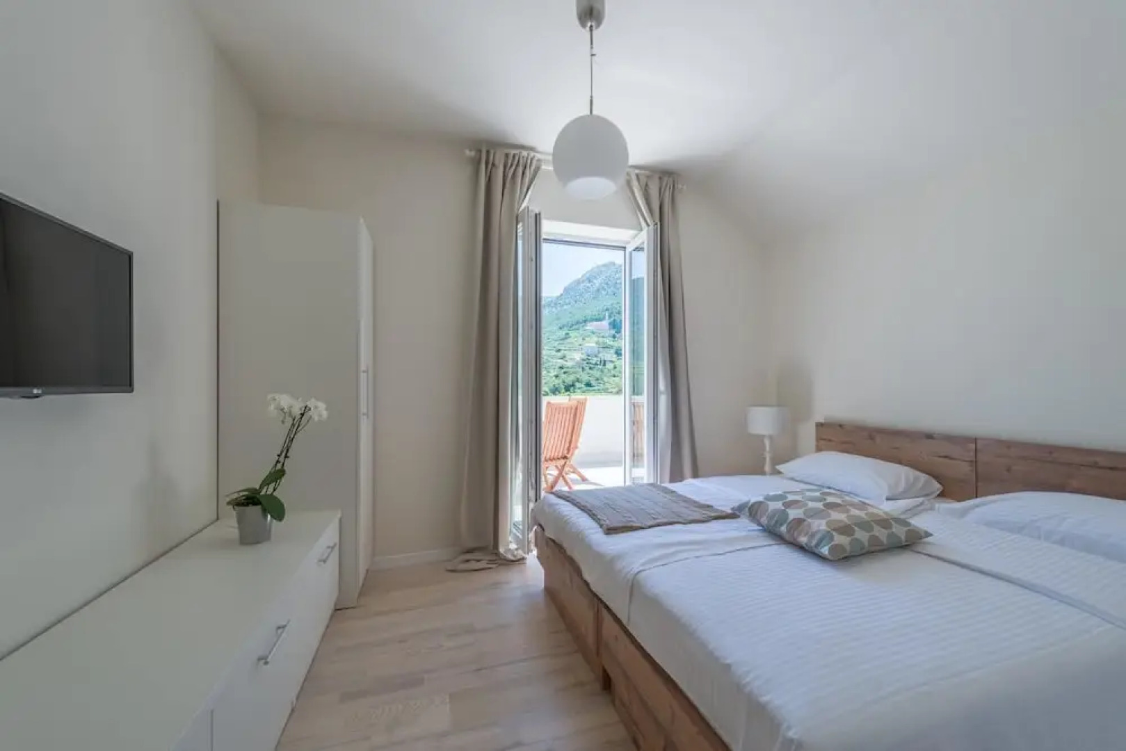 Villa With 4 Bedrooms in Pitve, With Wonderful sea View, Private Pool,