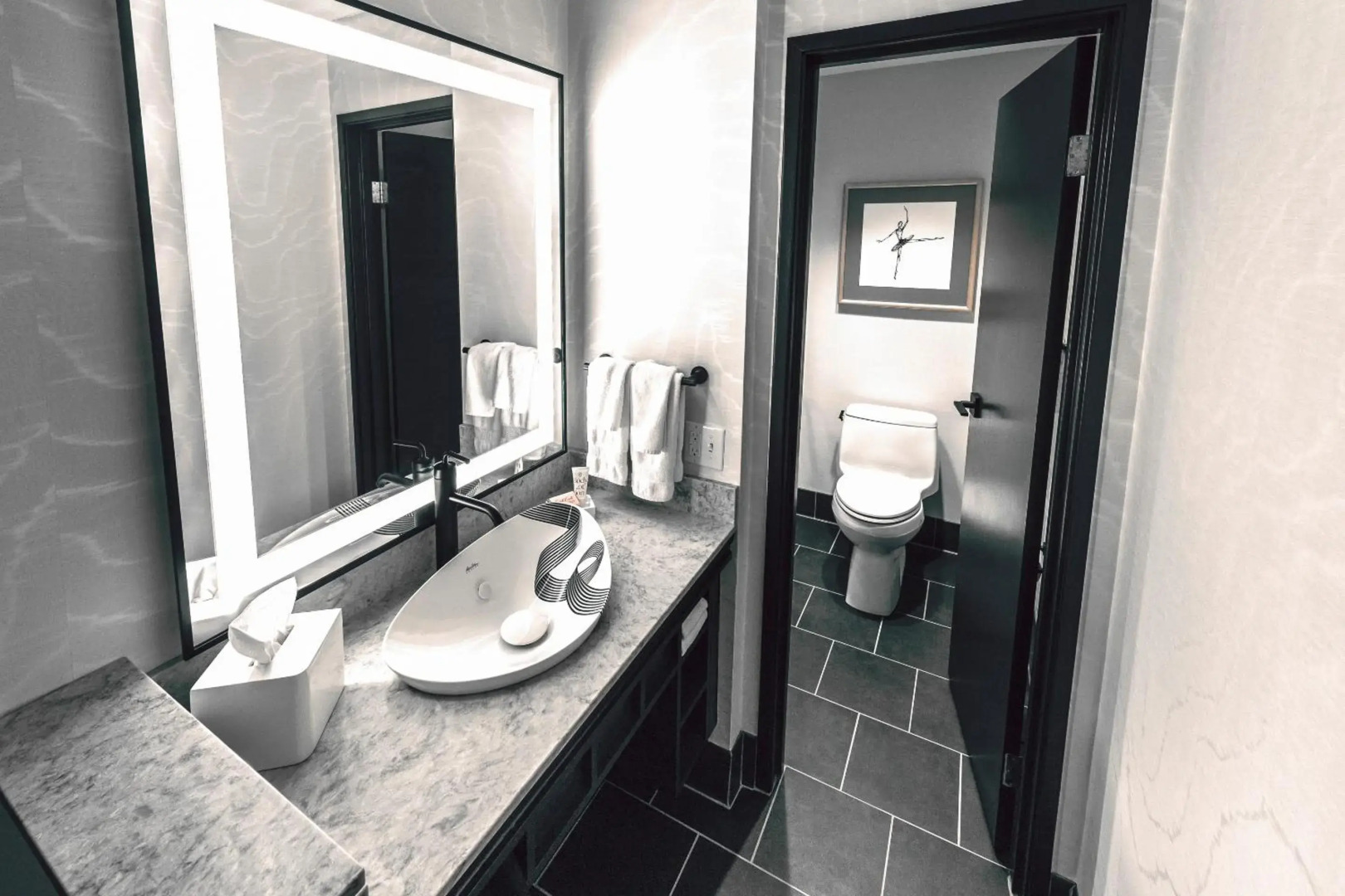 Saint Kate - The Arts Hotel