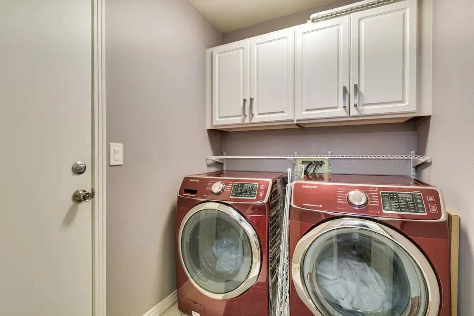 Lake Oswego Home w/ Deck 9 Mi to Downtown Portland