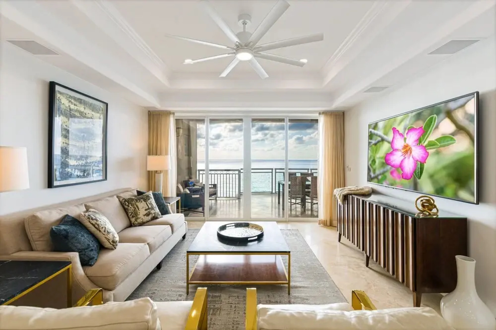 Club Se7en at The Beachcomber