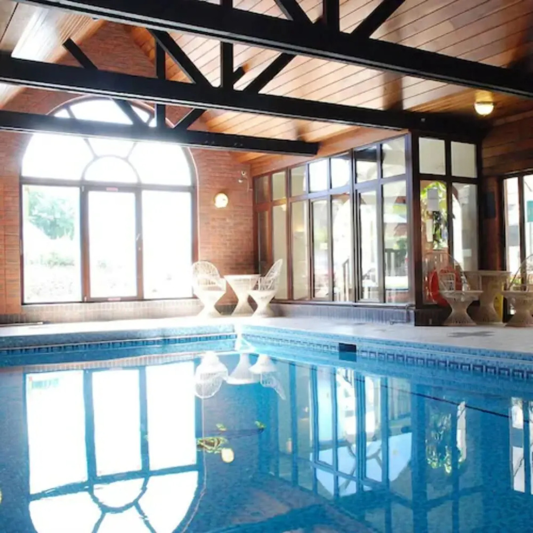 Crown & Cushion Hotel