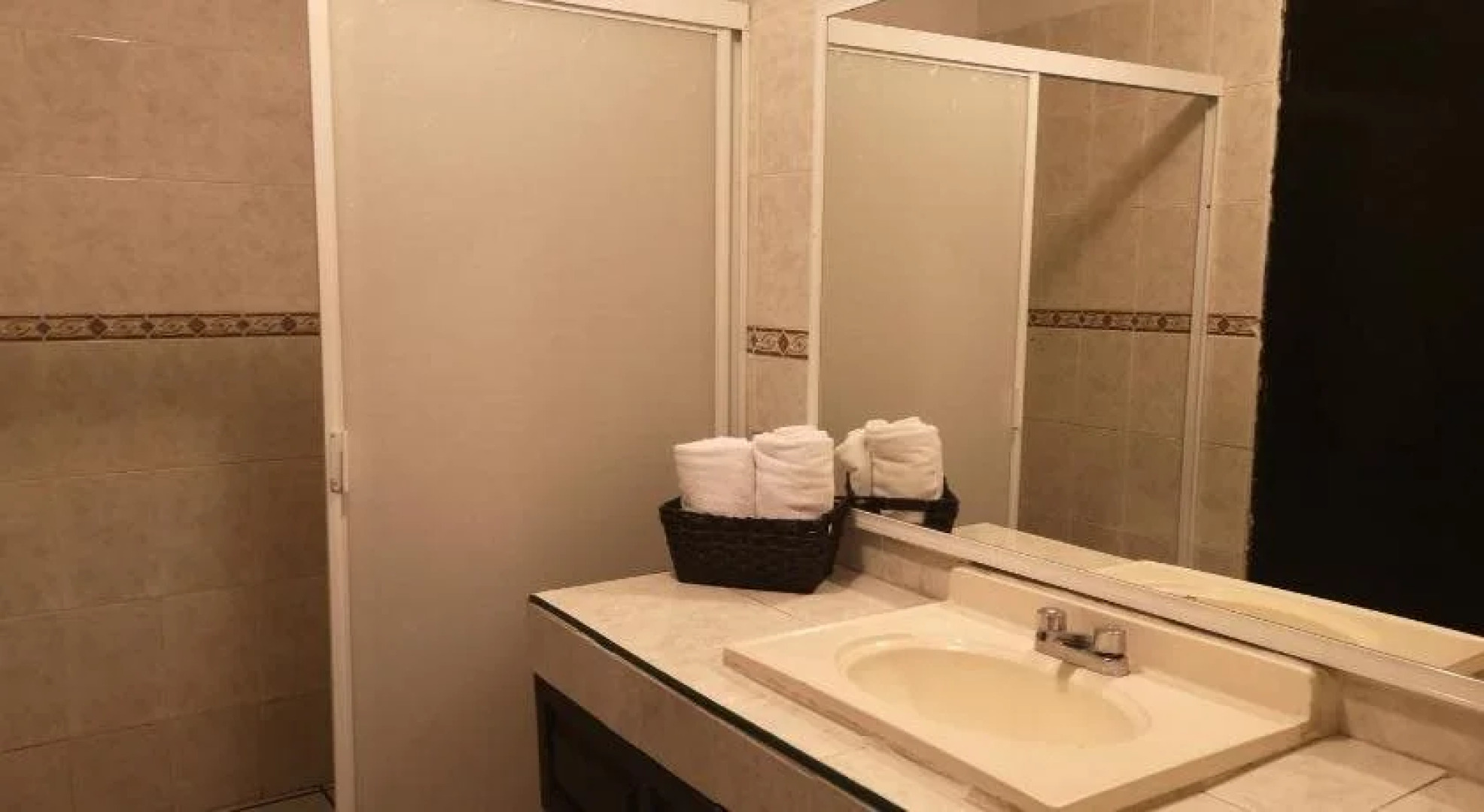 Capital O Zona Dorada Inn