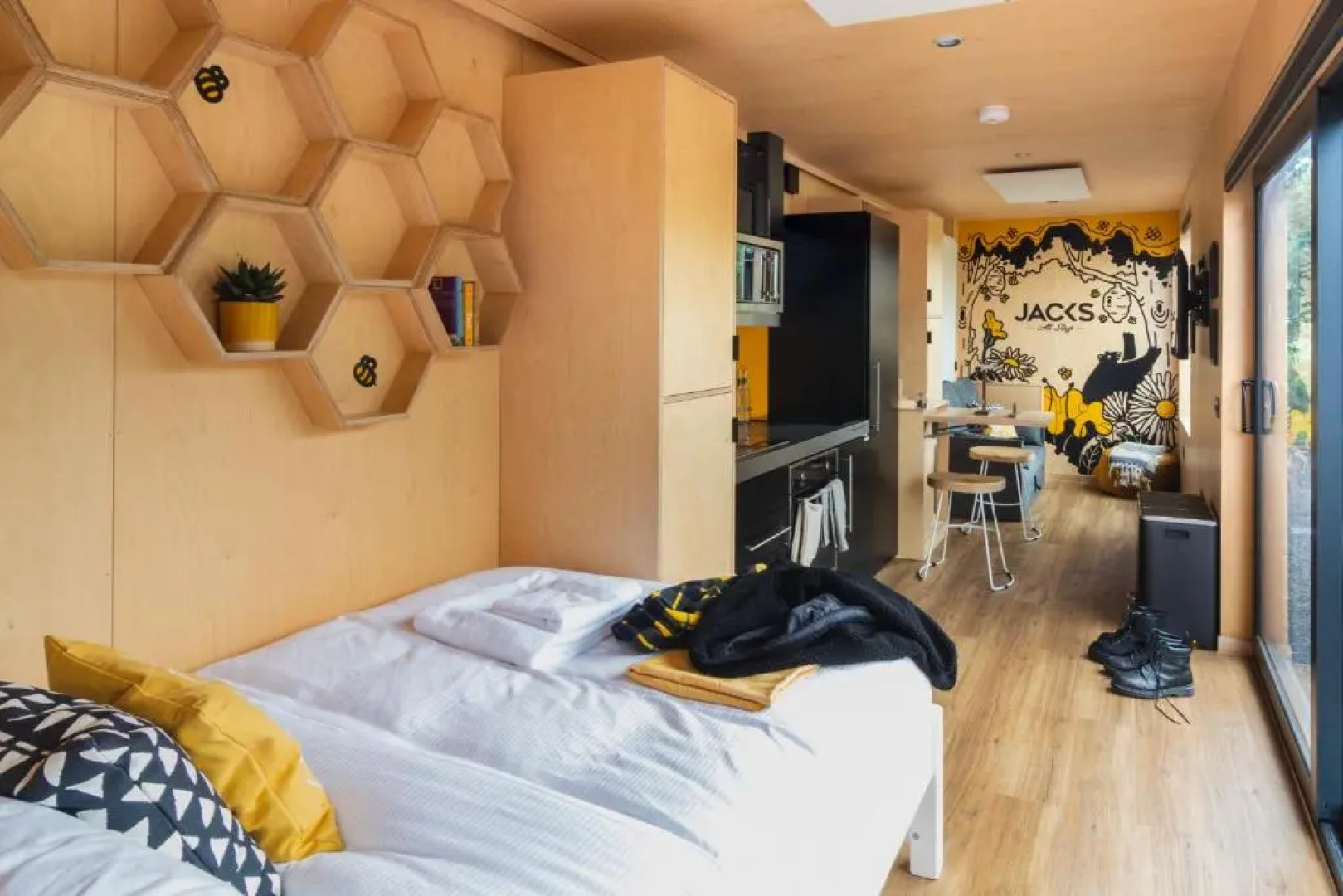 The Jungle - Unique Hot Tub Cabin in Millport