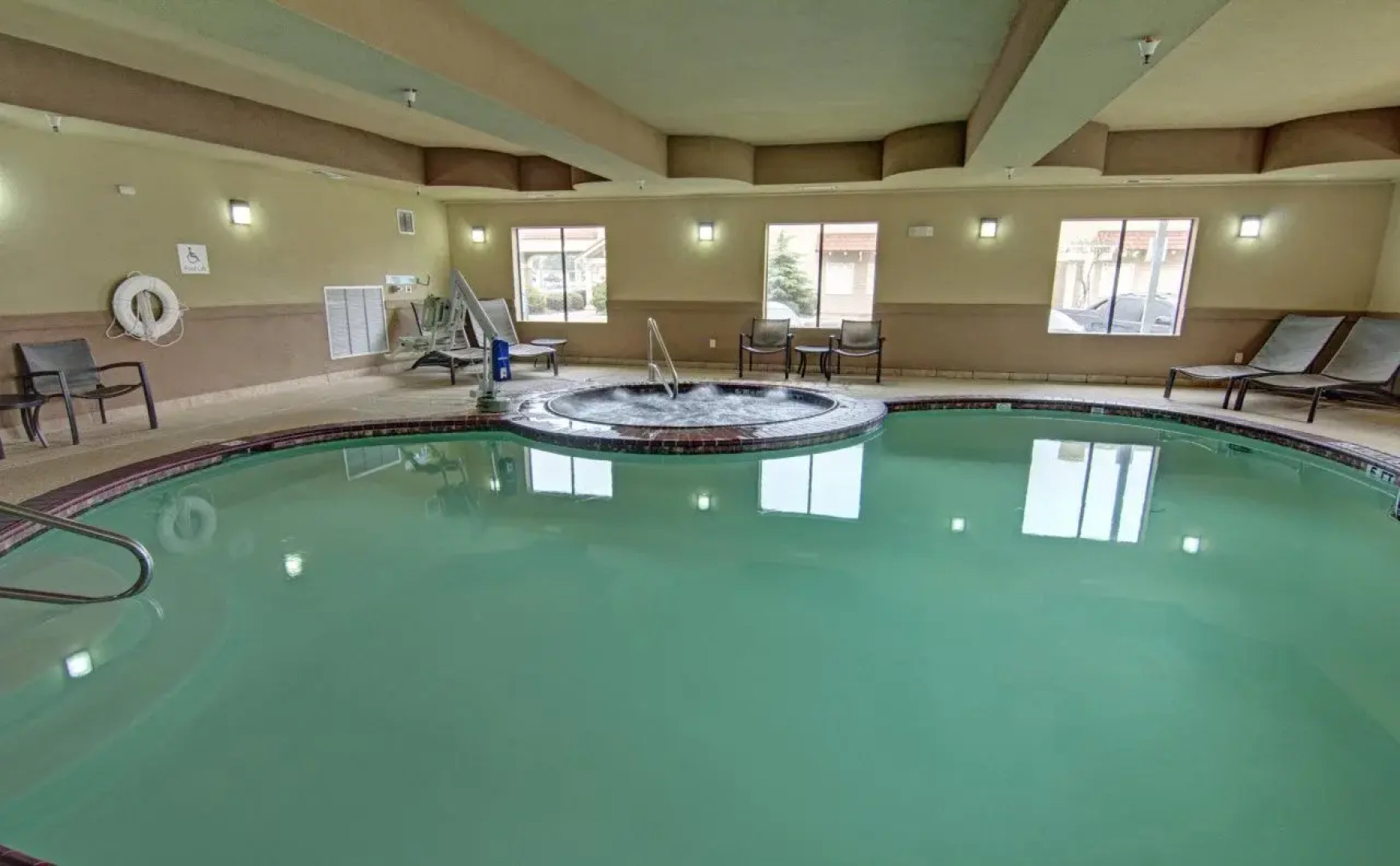 Holiday Inn Express & Suites Paris, Texas by IHG