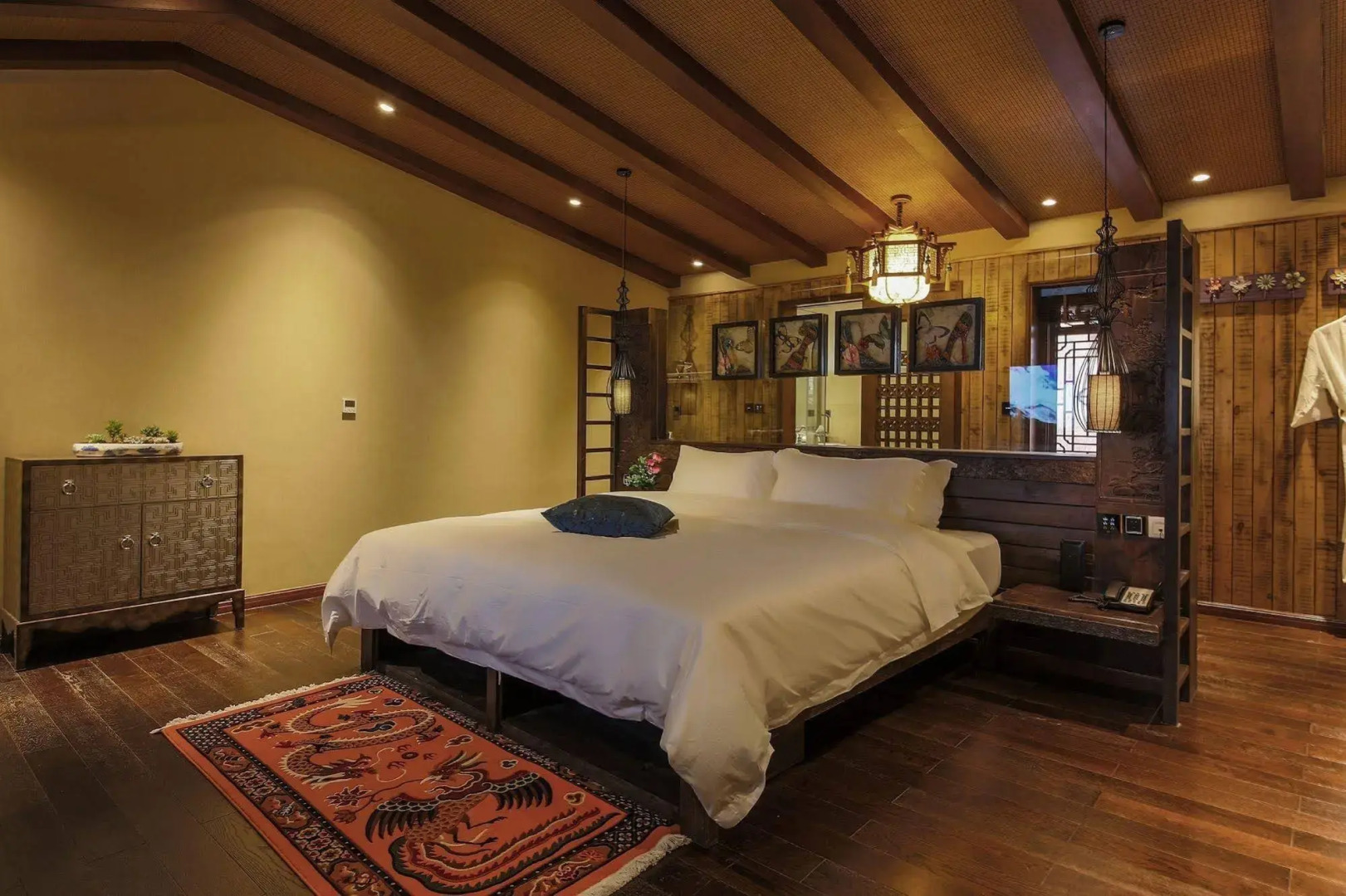 Shangri-la Bird of Paradise Inn