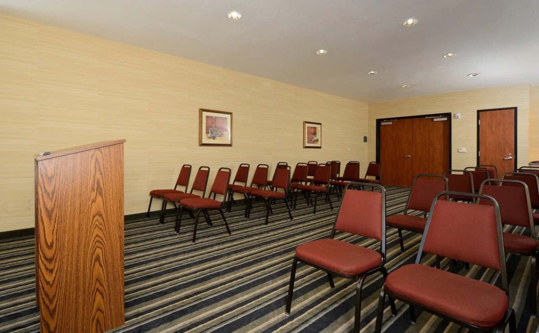 Holiday Inn Express & Suites Elk Grove West I-5 by IHG