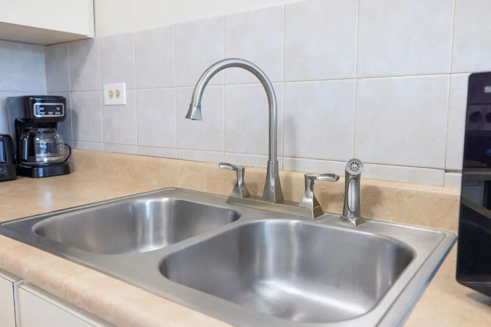 Golden Dream Villas Studio 306  A B