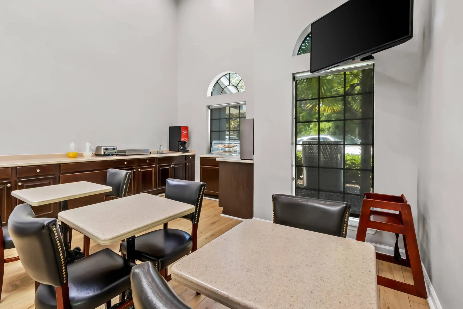 Econo Lodge Inn & Suites Cayce I-26 Airport