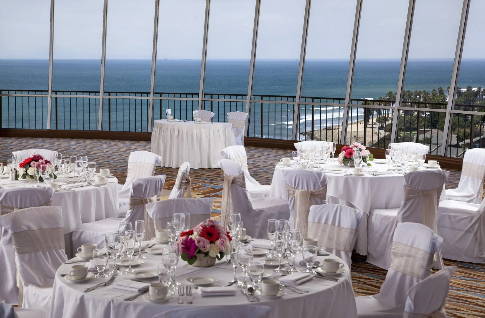 Crowne Plaza Ventura Beach by IHG