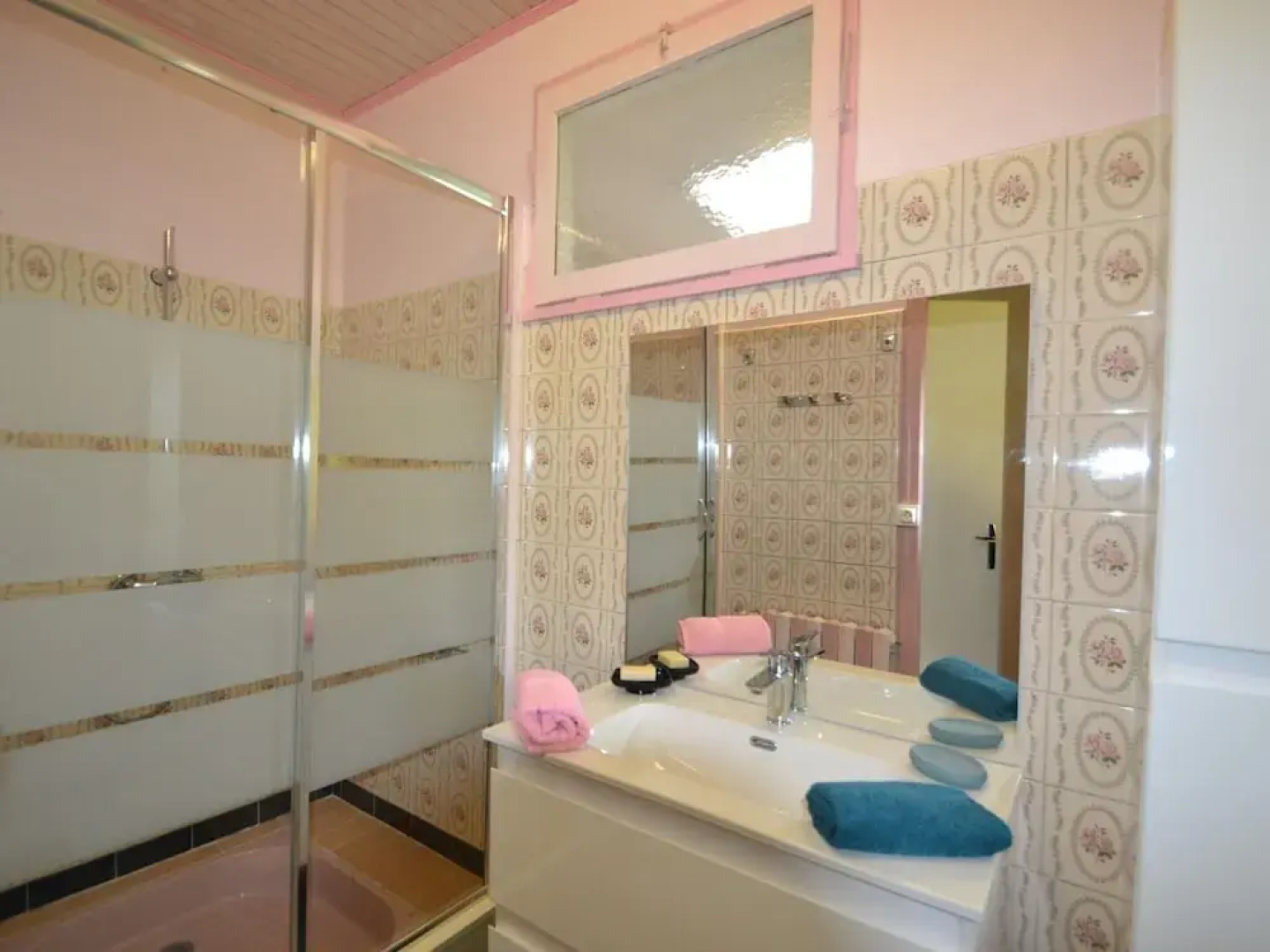 Camiran Escape: Wine & Calm