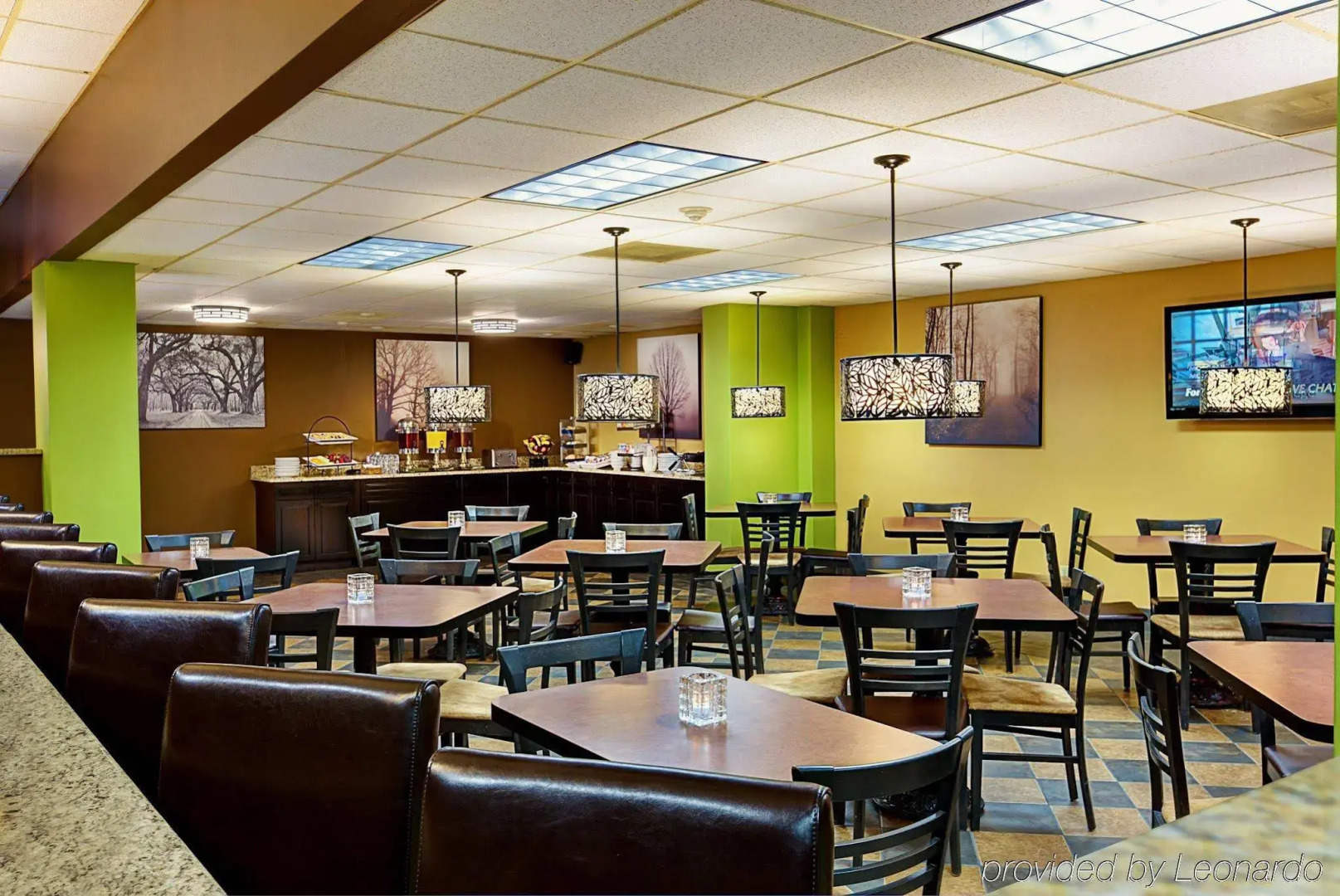 Historic Whispering Woods Hotel & Conference Center