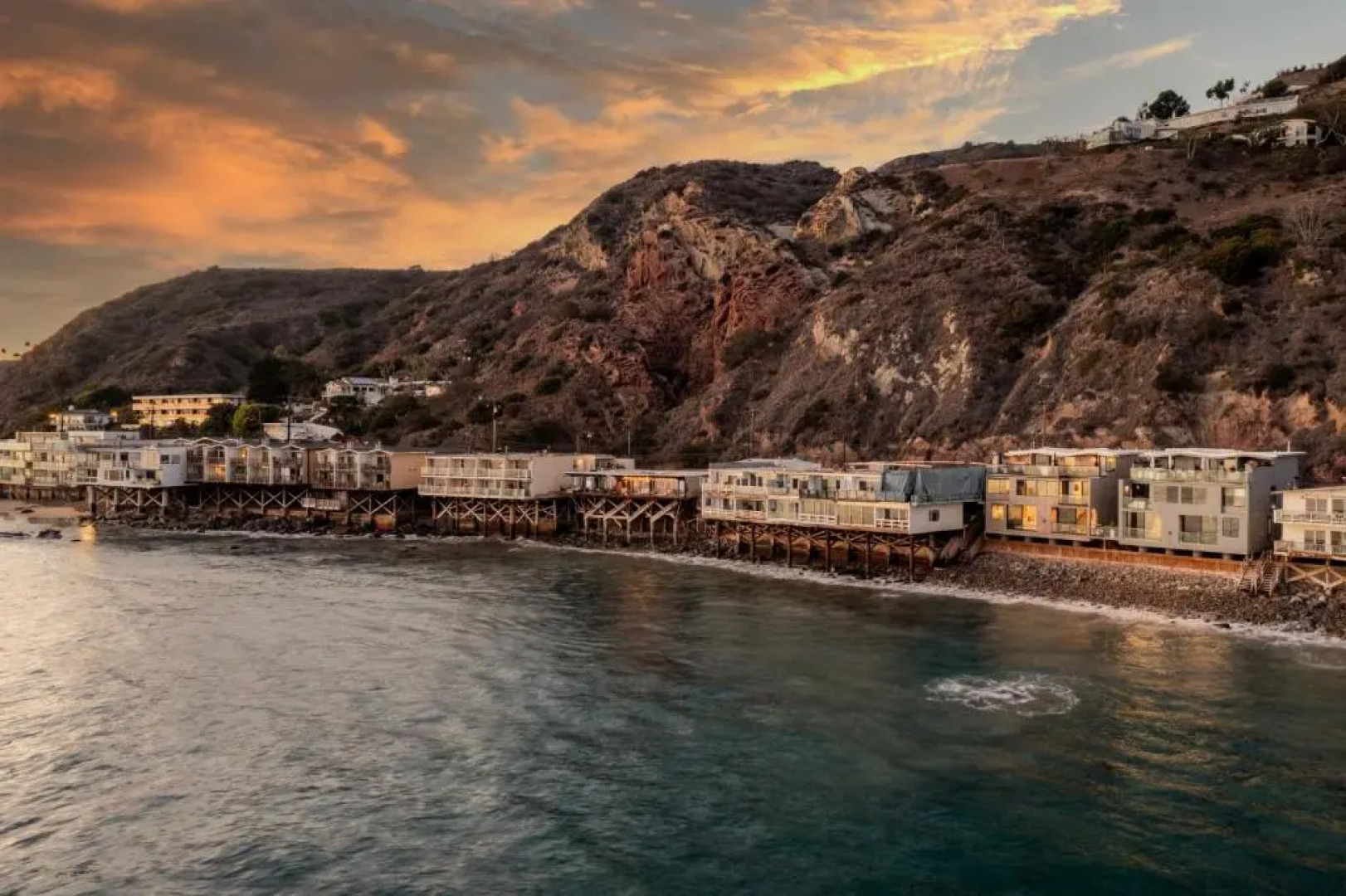 Matador by Avantstay Ocean Front Malibu Pad w/ Rooftop Patio