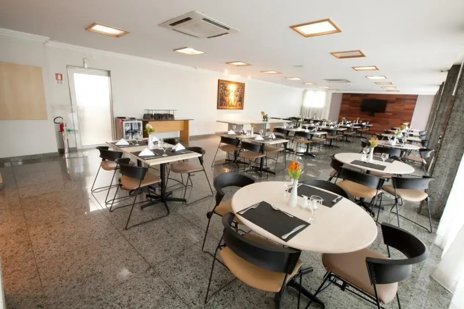 Oitis Hotel
