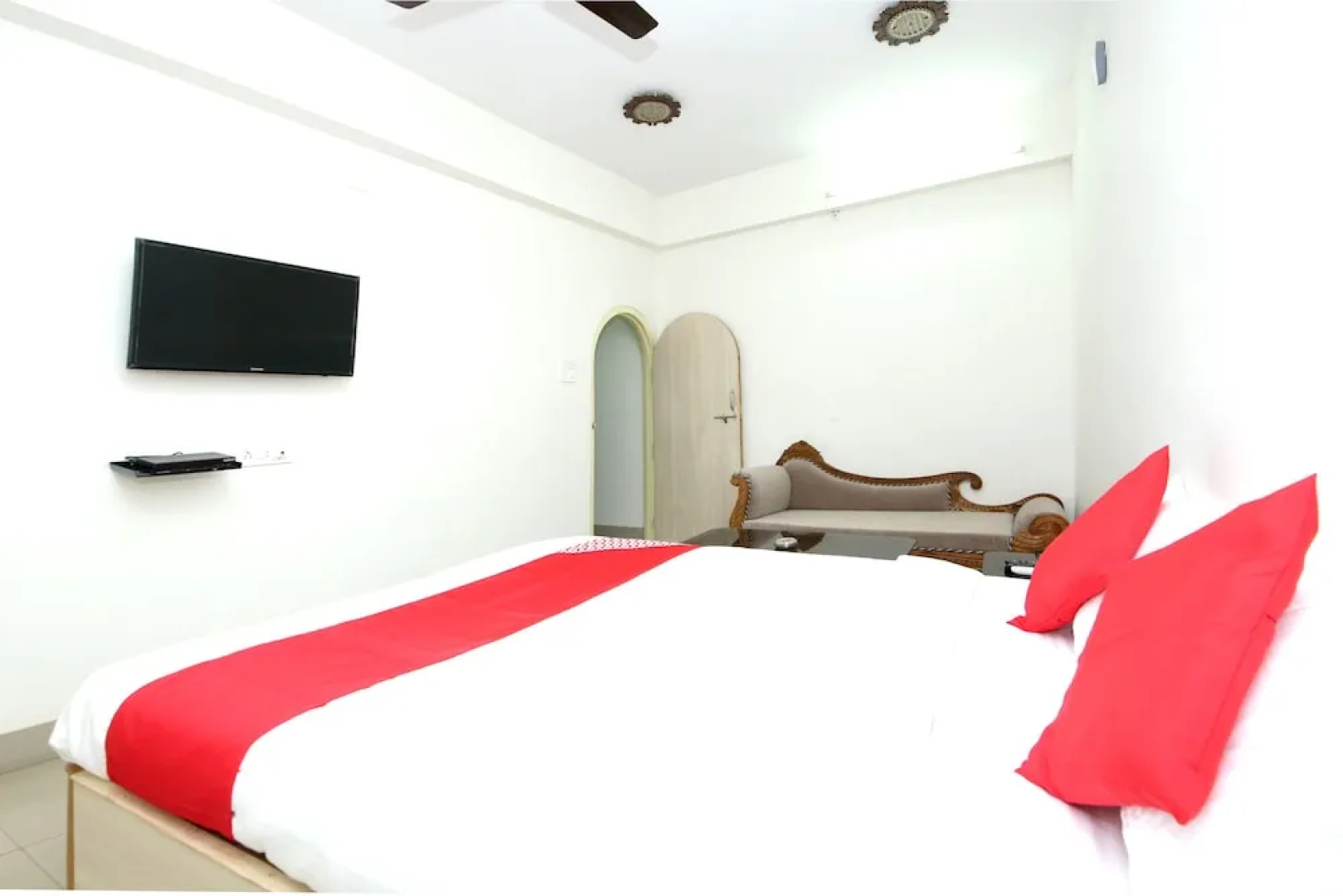 OYO 25064 Chandrika