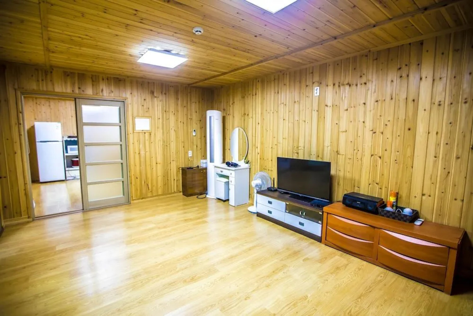 Sea and Sunset Pension