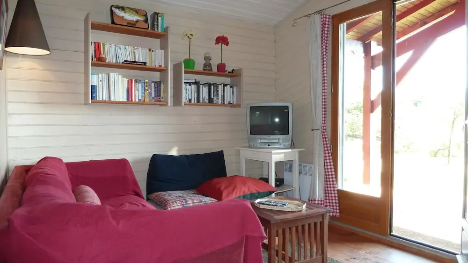 Villa With 2 Bedrooms in Saint-laurent-des-hommes, With Wonderful Lake